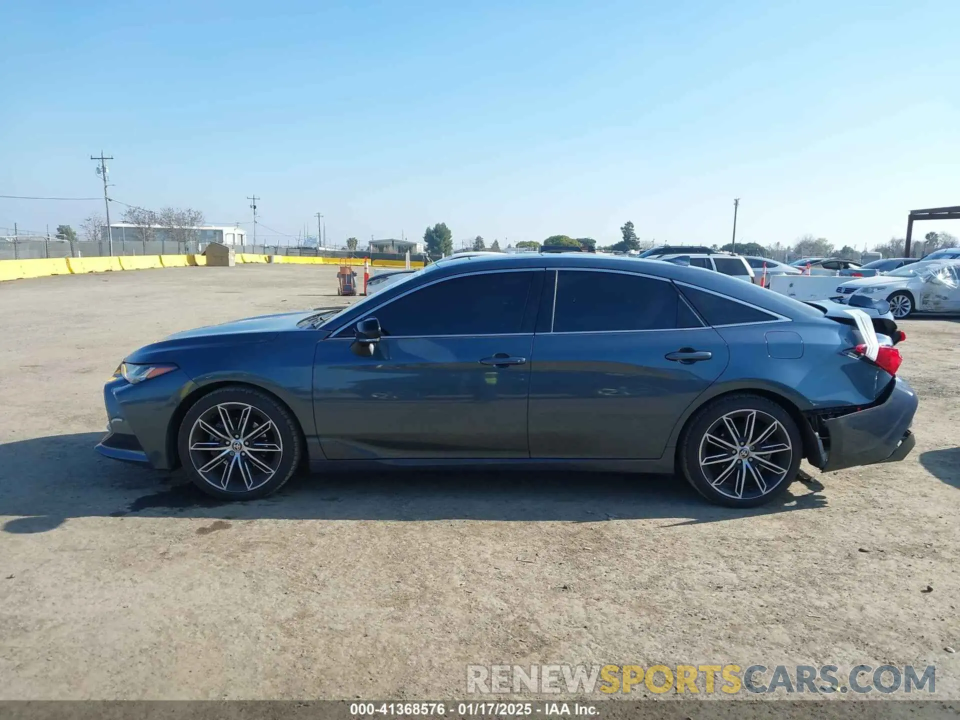14 fotografías del automóvil dañado 4T1HZ1FB1NU073039 TOYOTA AVALON 2022