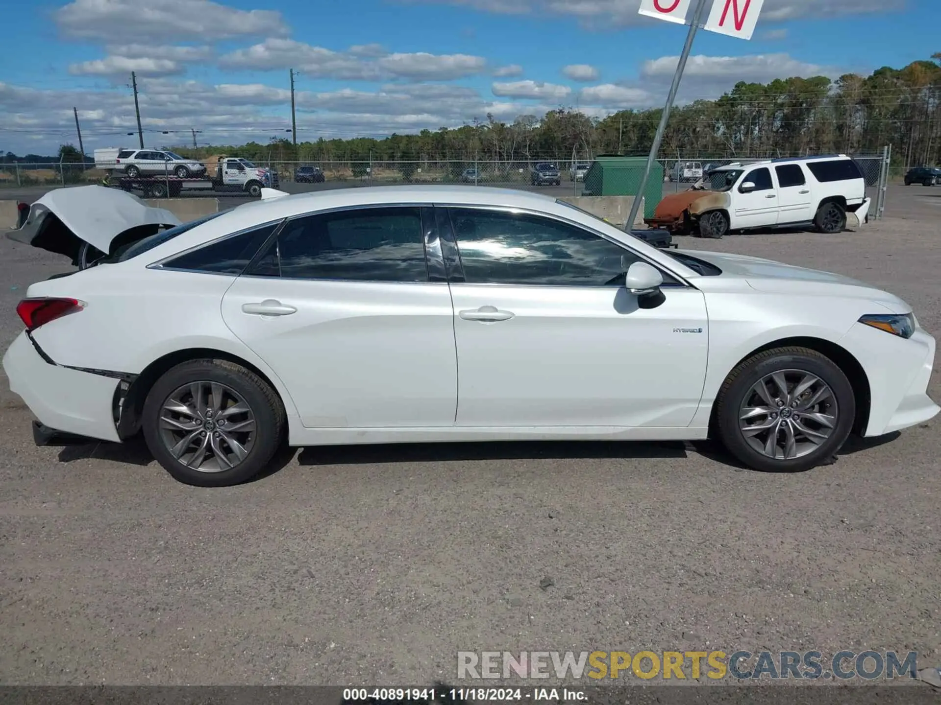 14 fotografías del automóvil dañado 4T1B21FB2KU008609 TOYOTA AVALON HYBRID 2019