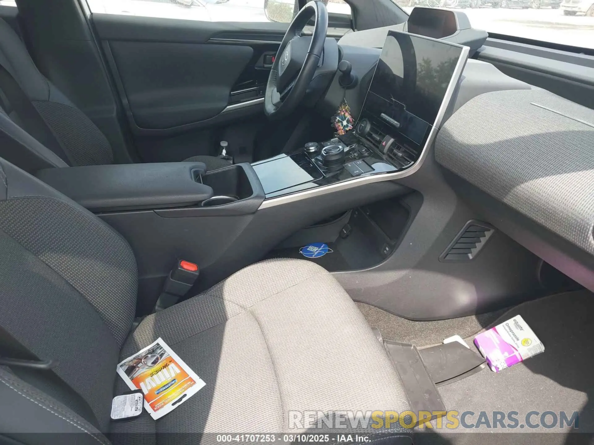 5 fotografías del automóvil dañado JTMAAAAA0PA020218 TOYOTA BZ4X 2023