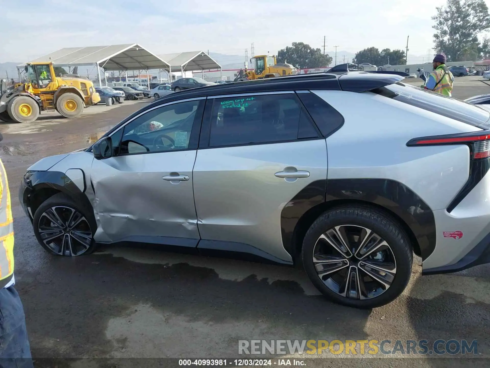 14 fotografías del automóvil dañado JTMAAAAA5PA019730 TOYOTA BZ4X 2023