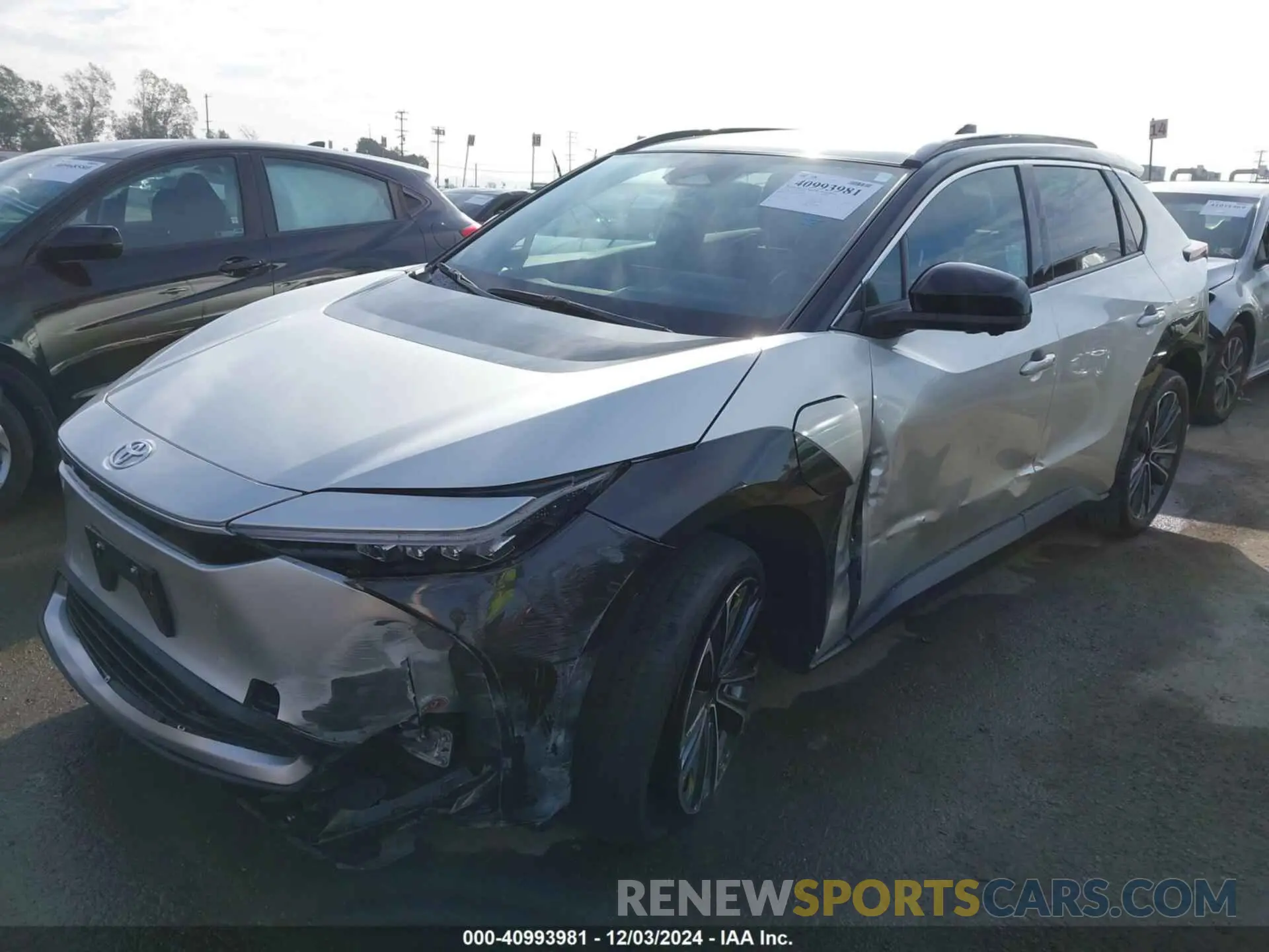 2 fotografías del automóvil dañado JTMAAAAA5PA019730 TOYOTA BZ4X 2023