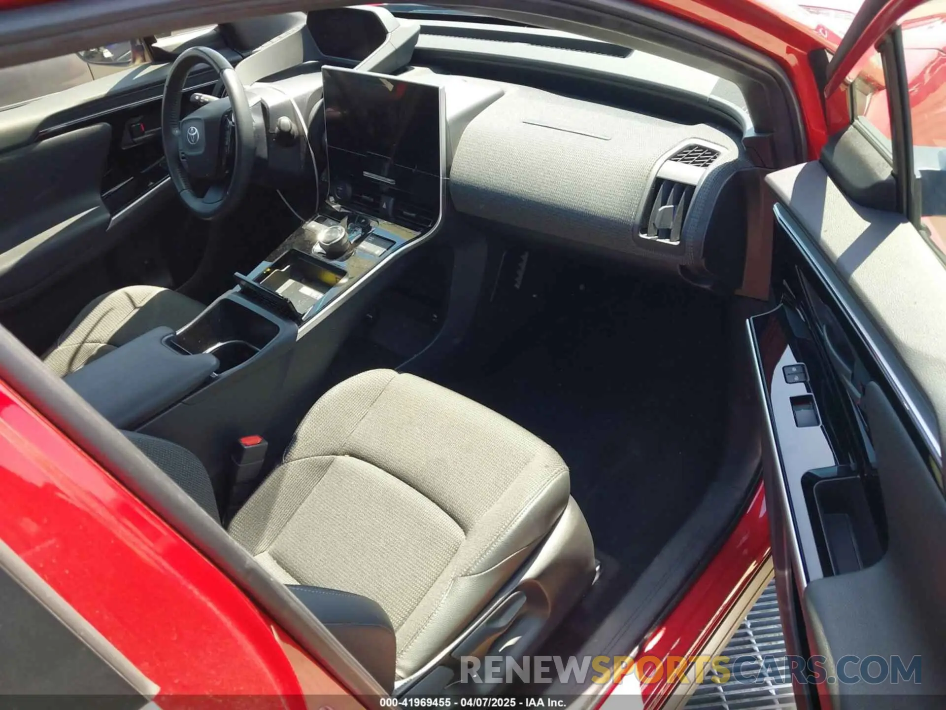 5 fotografías del automóvil dañado JTMAAAAA6PA000832 TOYOTA BZ4X 2023