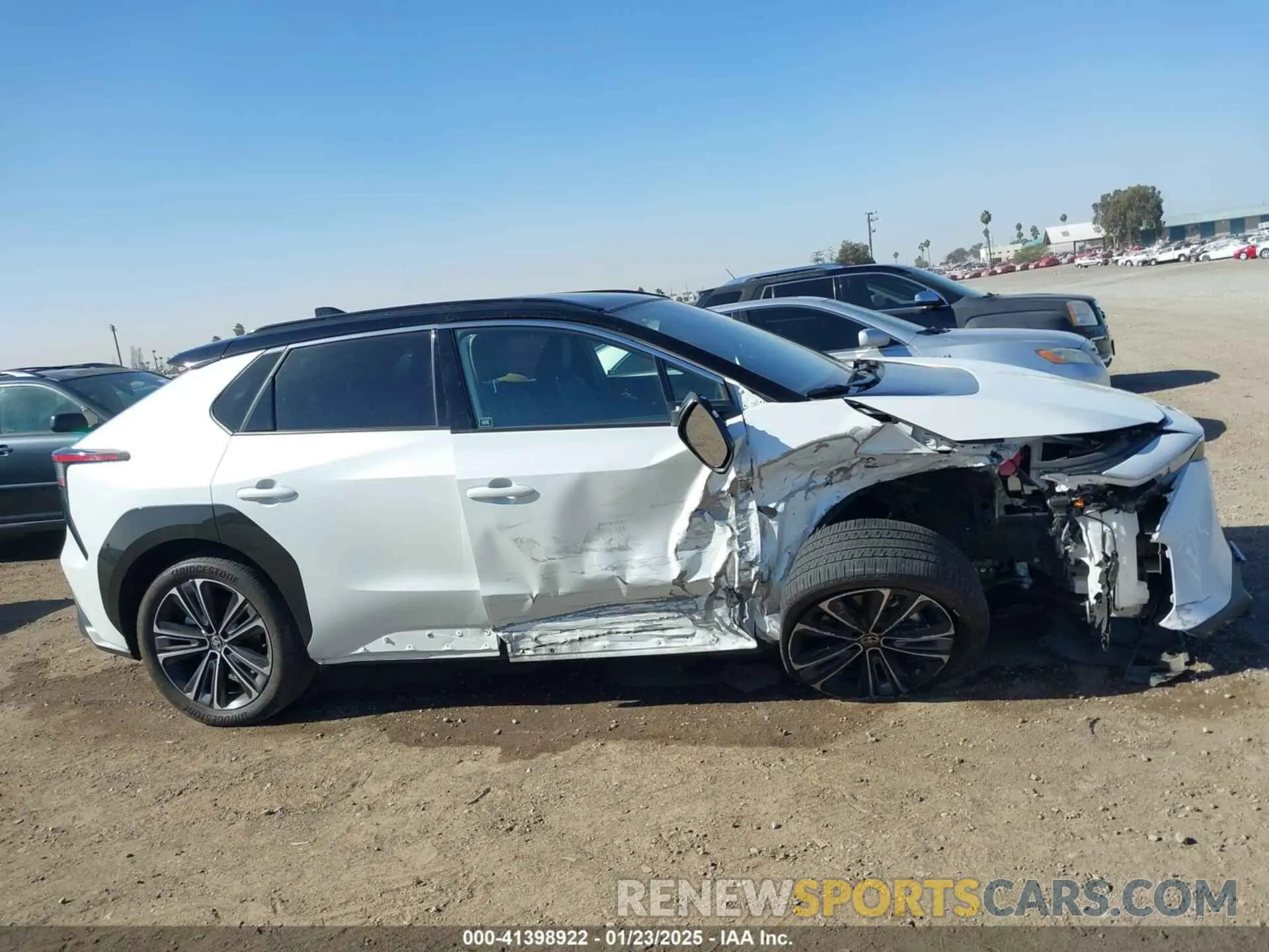 13 fotografías del automóvil dañado JTMAAAAA8PA020709 TOYOTA BZ4X 2023
