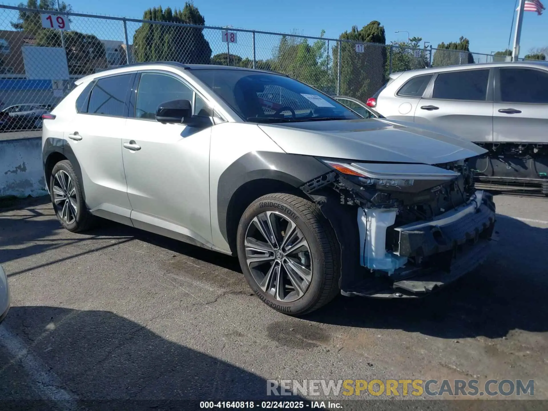 14 fotografías del automóvil dañado JTMAAAAA8PA027241 TOYOTA BZ4X 2023
