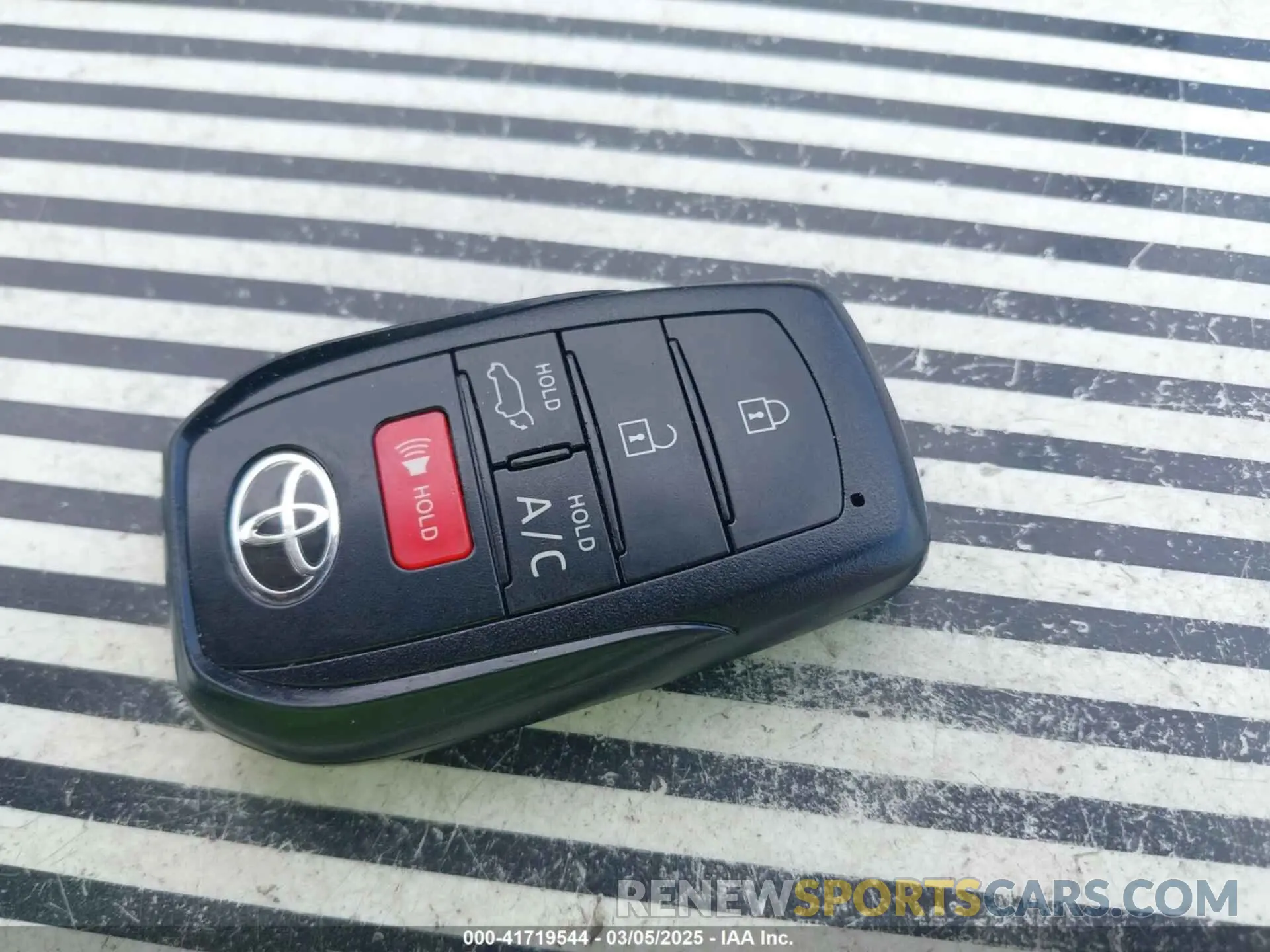 11 fotografías del automóvil dañado JTMAAAAAXPA011607 TOYOTA BZ4X 2023