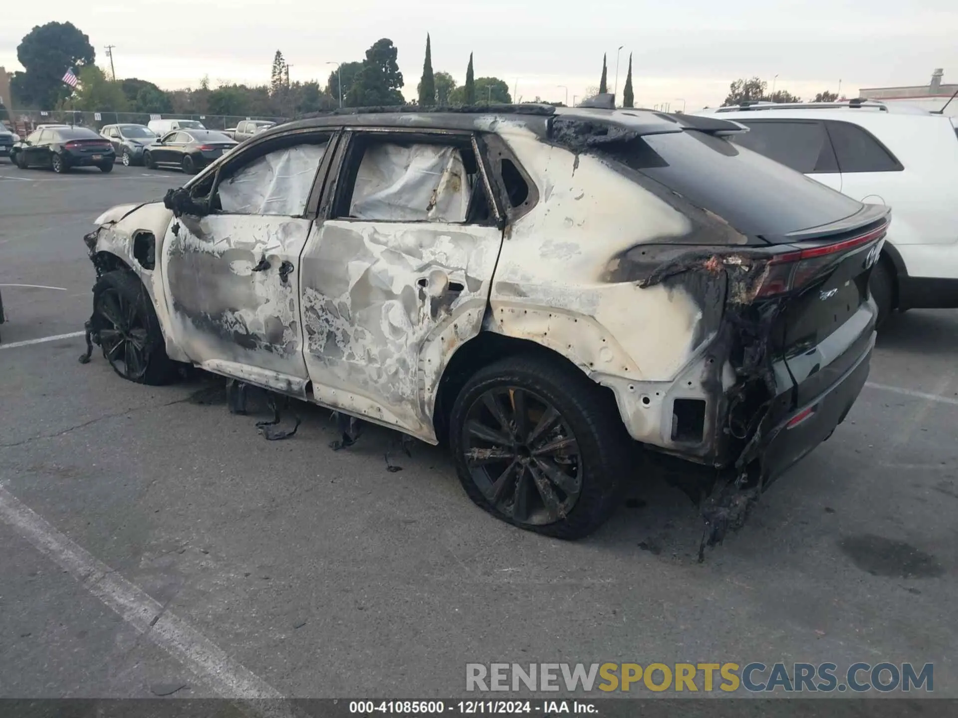 3 fotografías del automóvil dañado JTMAAAAAXPA018380 TOYOTA BZ4X 2023