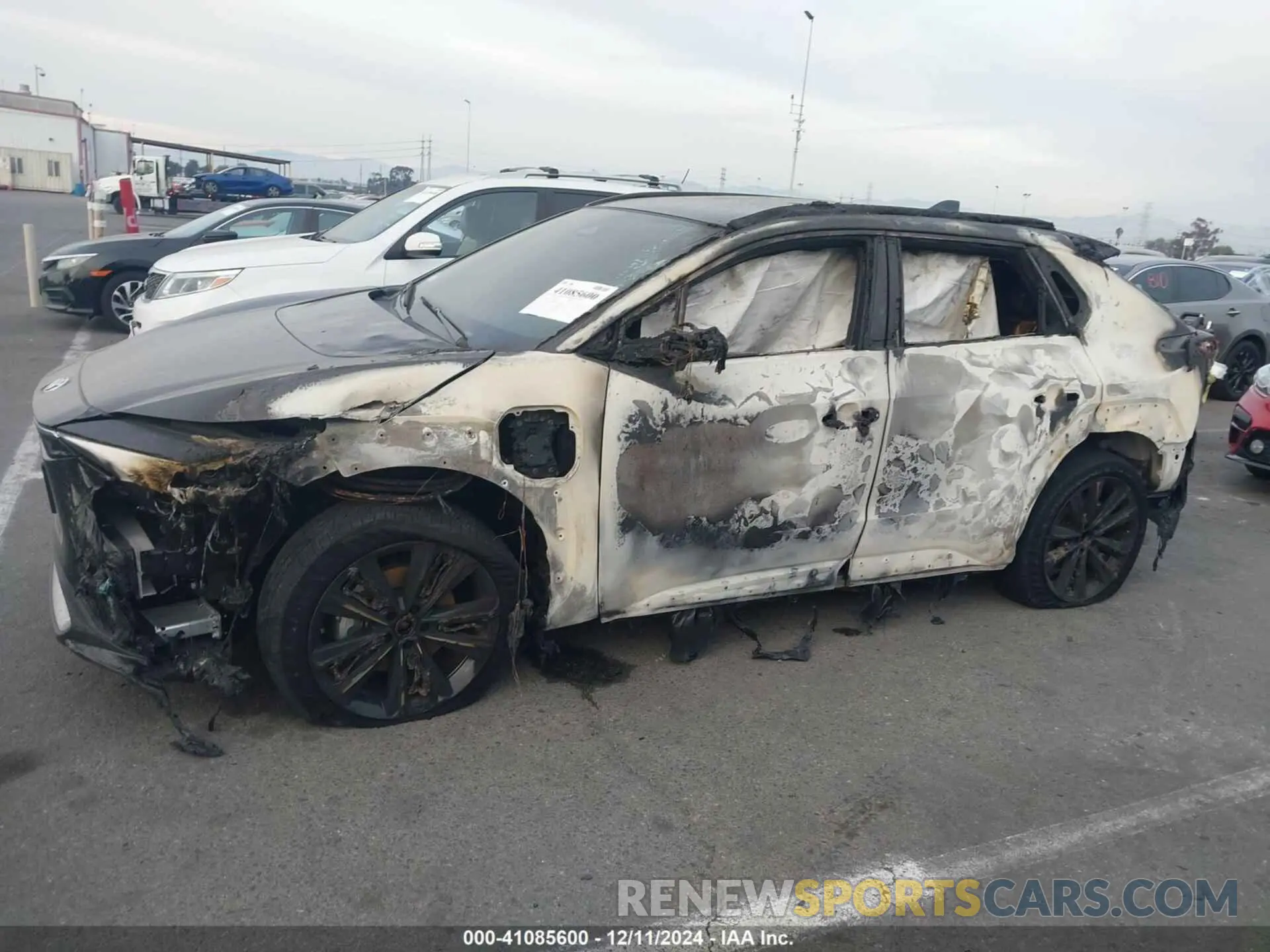 6 fotografías del automóvil dañado JTMAAAAAXPA018380 TOYOTA BZ4X 2023