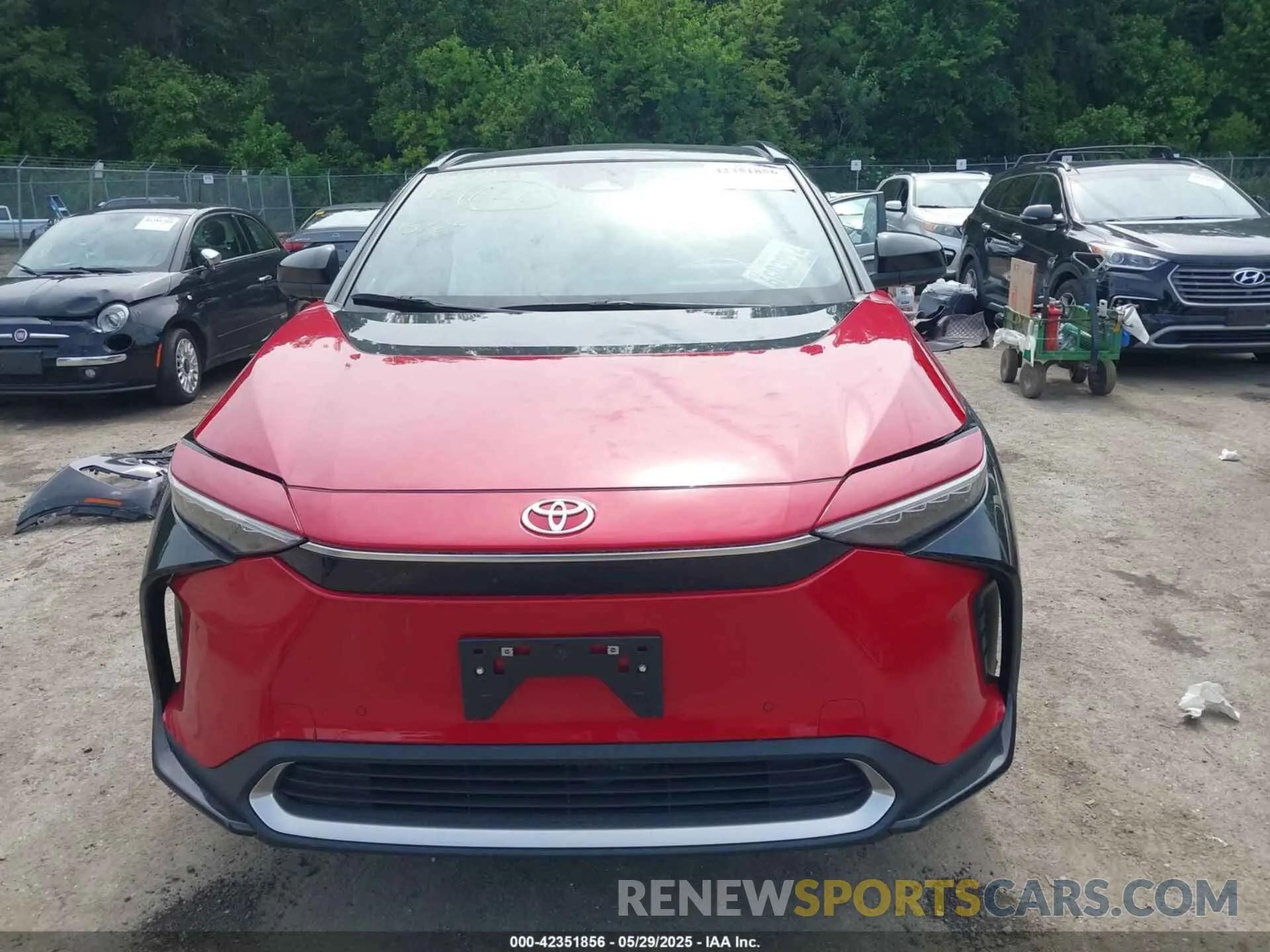 11 fotografías del automóvil dañado JTMABACA0PA026546 TOYOTA BZ4X 2023
