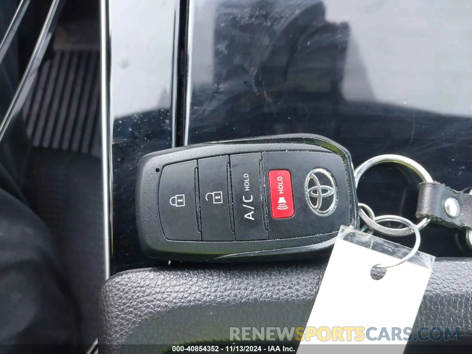 11 fotografías del automóvil dañado JTMABACA6PA015261 TOYOTA BZ4X 2023