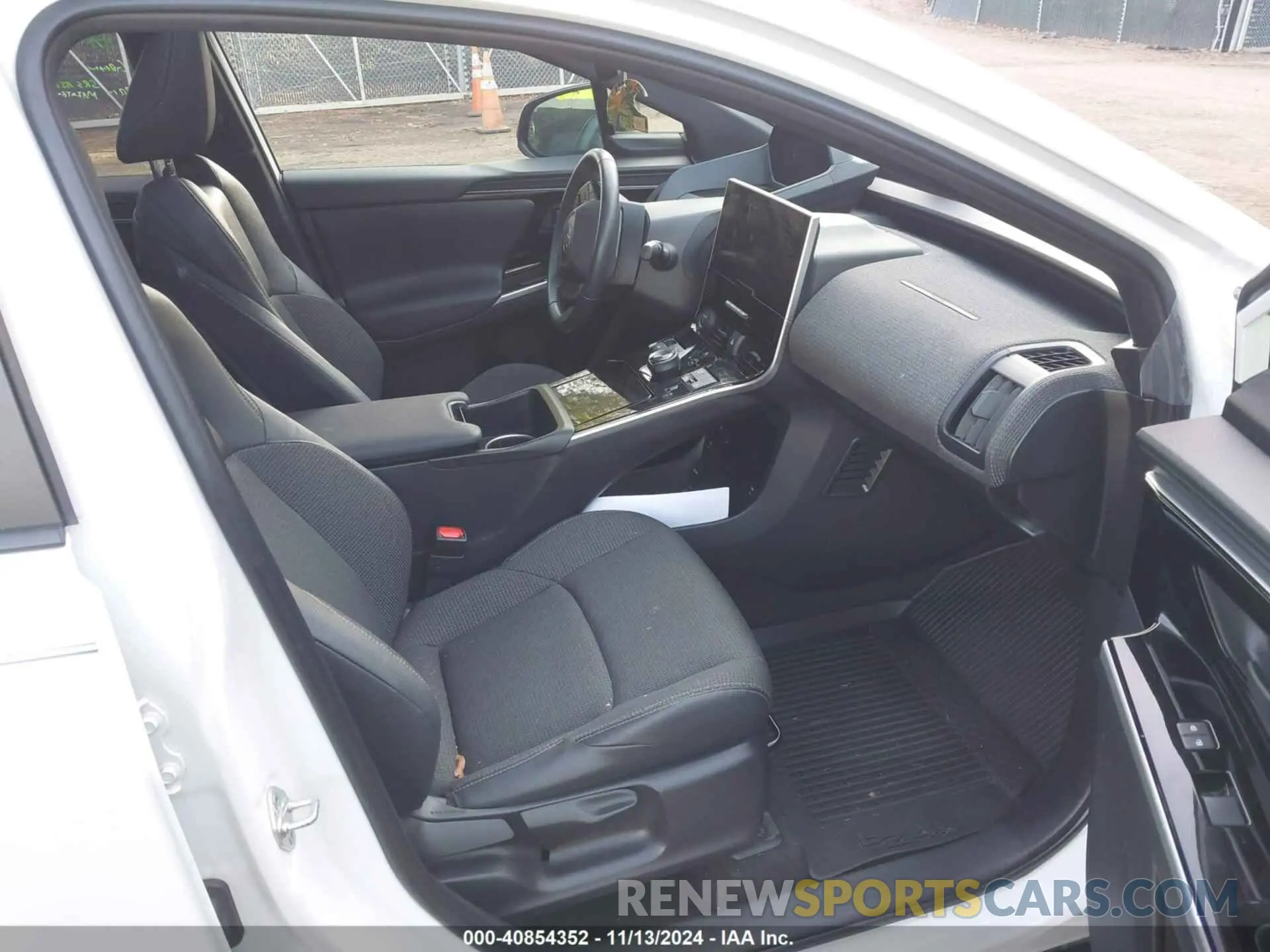 5 fotografías del automóvil dañado JTMABACA6PA015261 TOYOTA BZ4X 2023