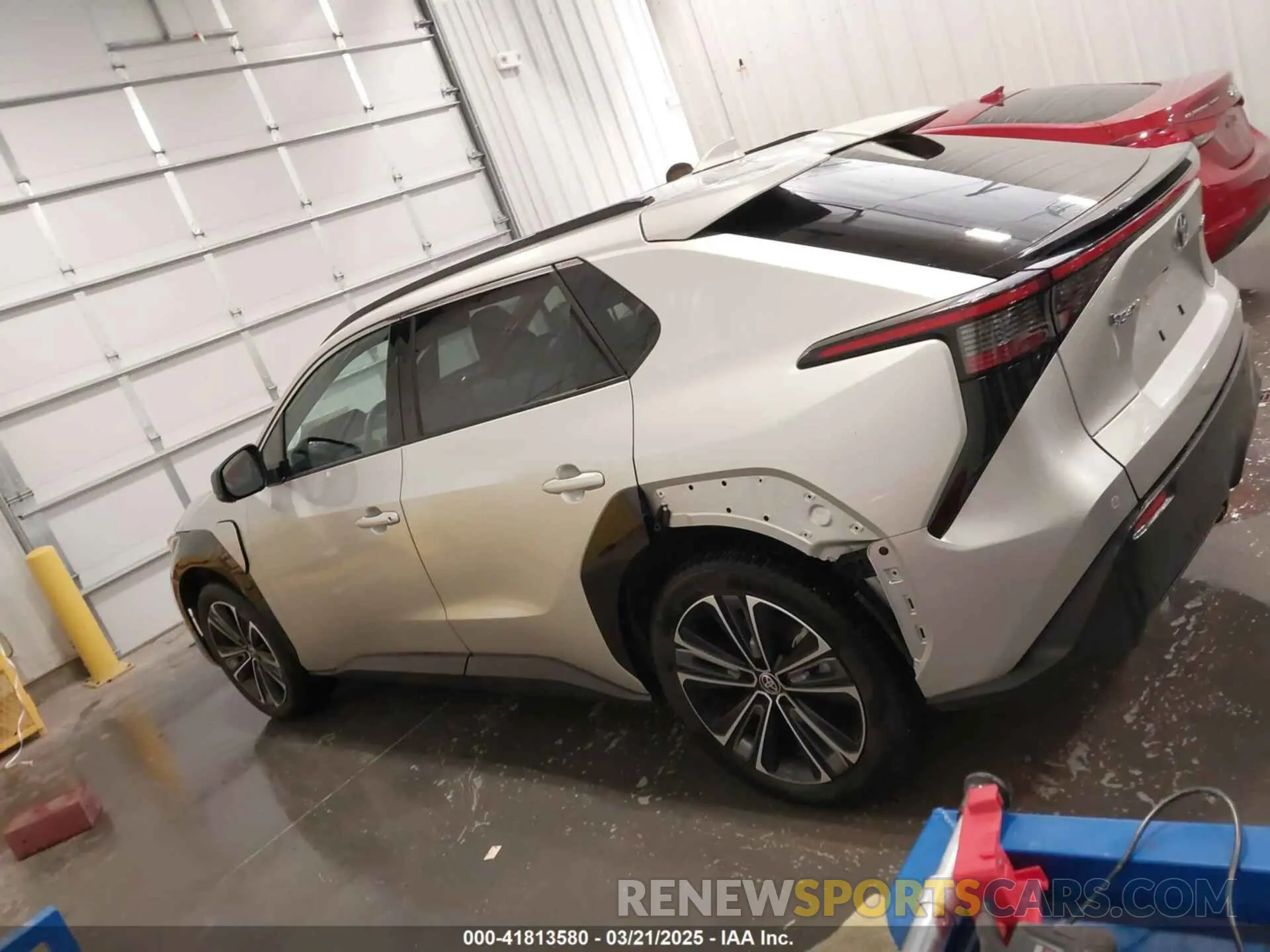 15 fotografías del automóvil dañado JTMABACAXPA033343 TOYOTA BZ4X 2023