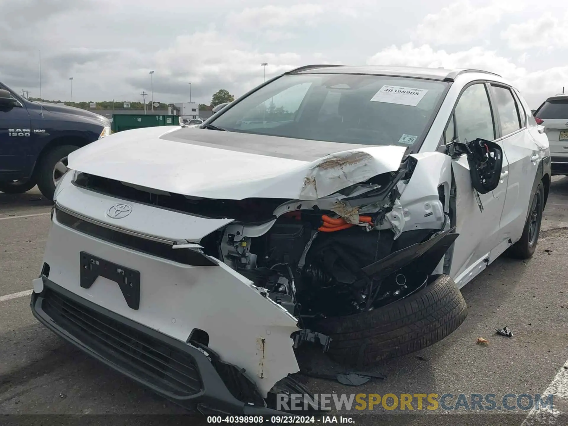 2 fotografías del automóvil dañado JTMAAAAA3RA034598 TOYOTA BZ4X 2024