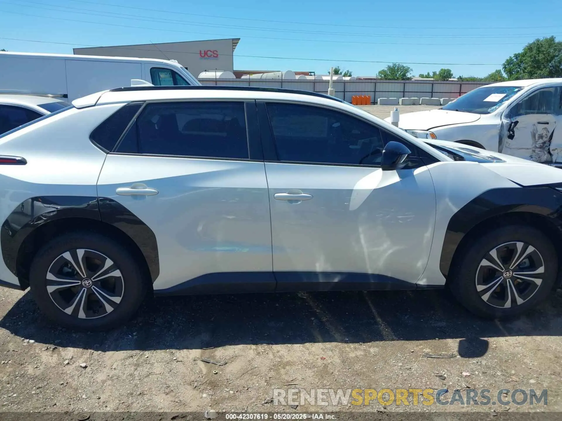 13 fotografías del automóvil dañado JTMAAAAA8RA033561 TOYOTA BZ4X 2024