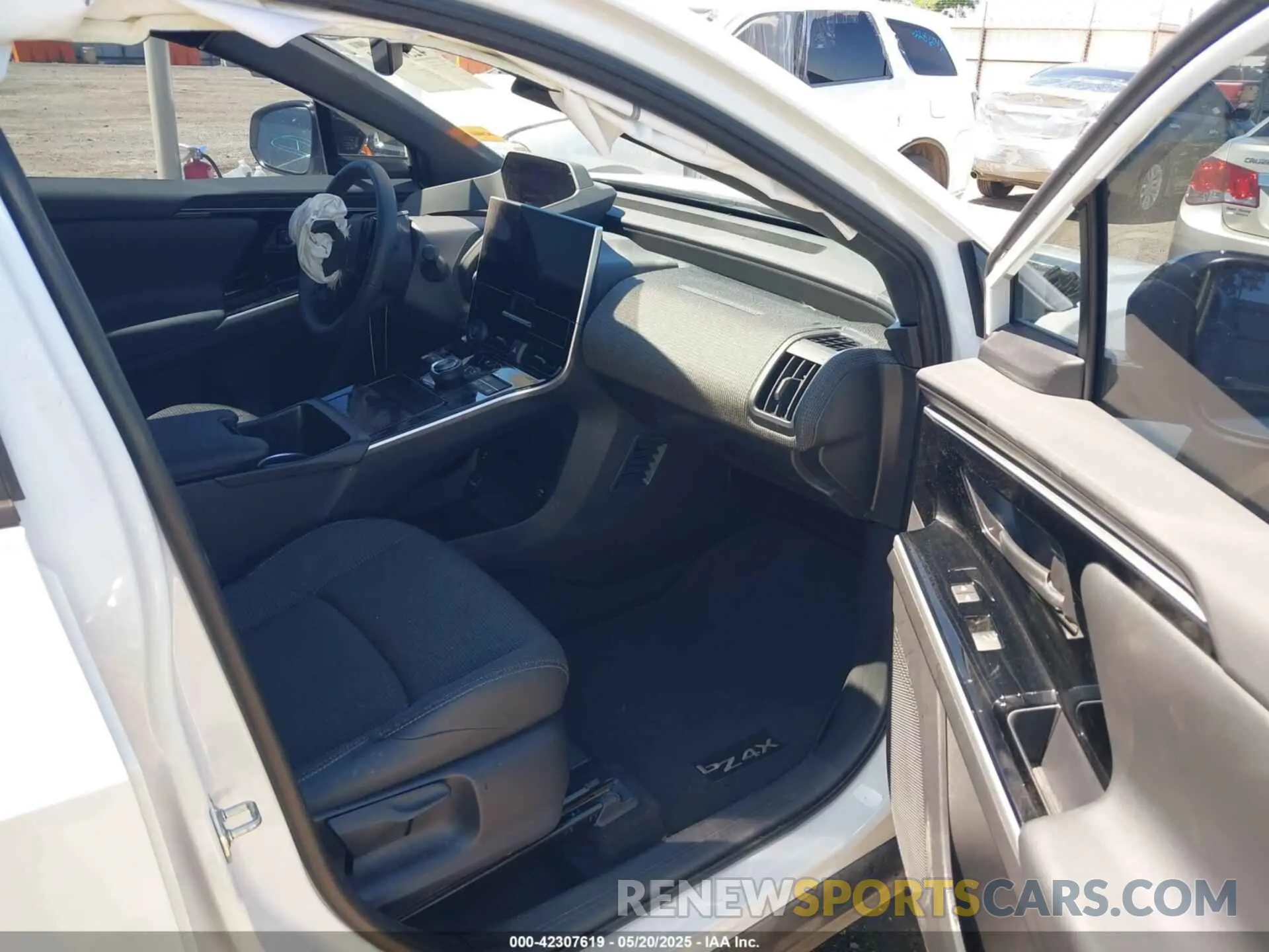 5 fotografías del automóvil dañado JTMAAAAA8RA033561 TOYOTA BZ4X 2024