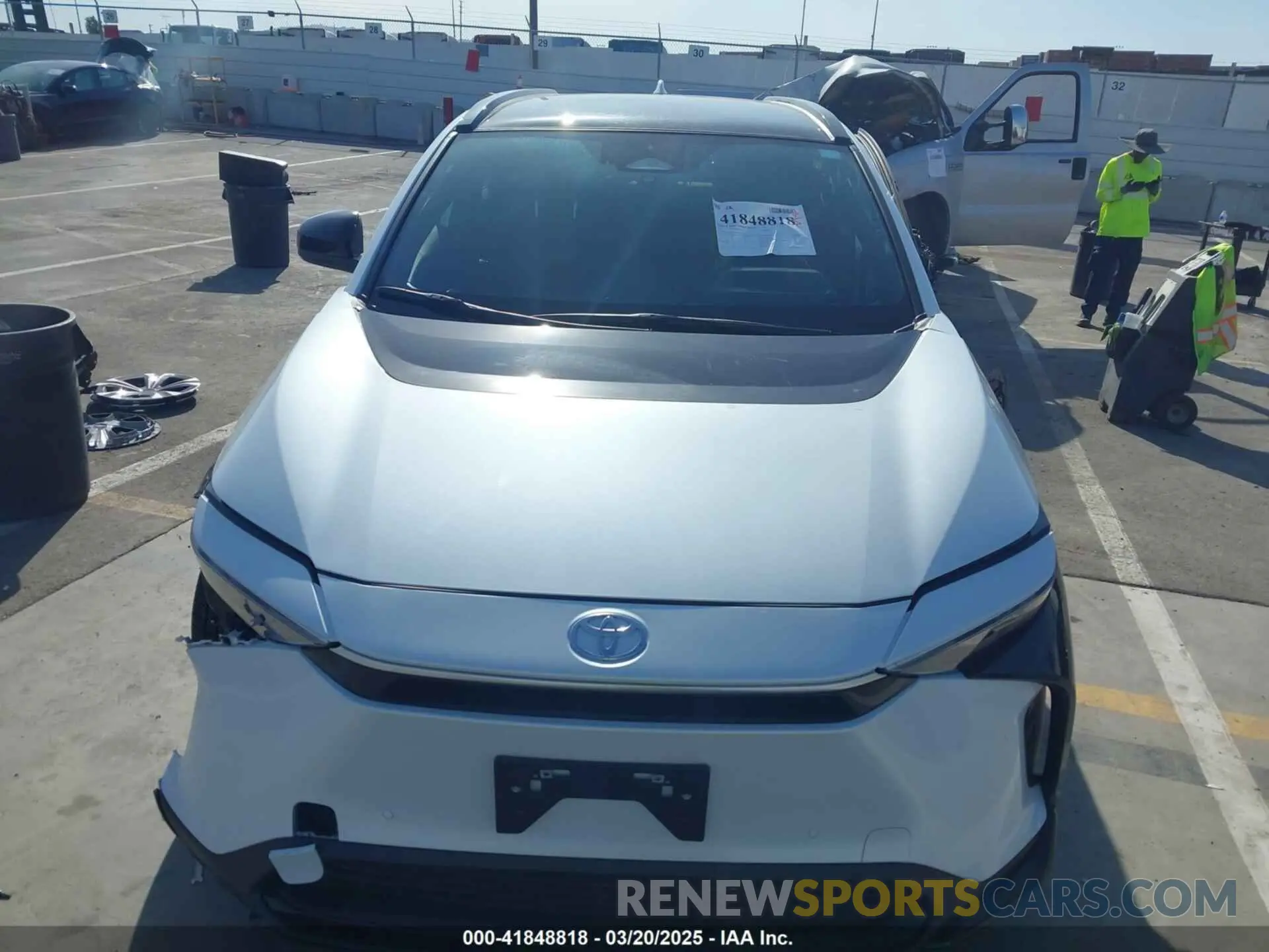 12 fotografías del automóvil dañado JTMAAAAA8RA052255 TOYOTA BZ4X 2024