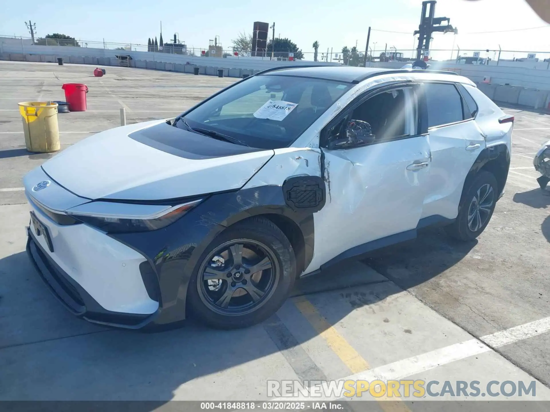 2 fotografías del automóvil dañado JTMAAAAA8RA052255 TOYOTA BZ4X 2024