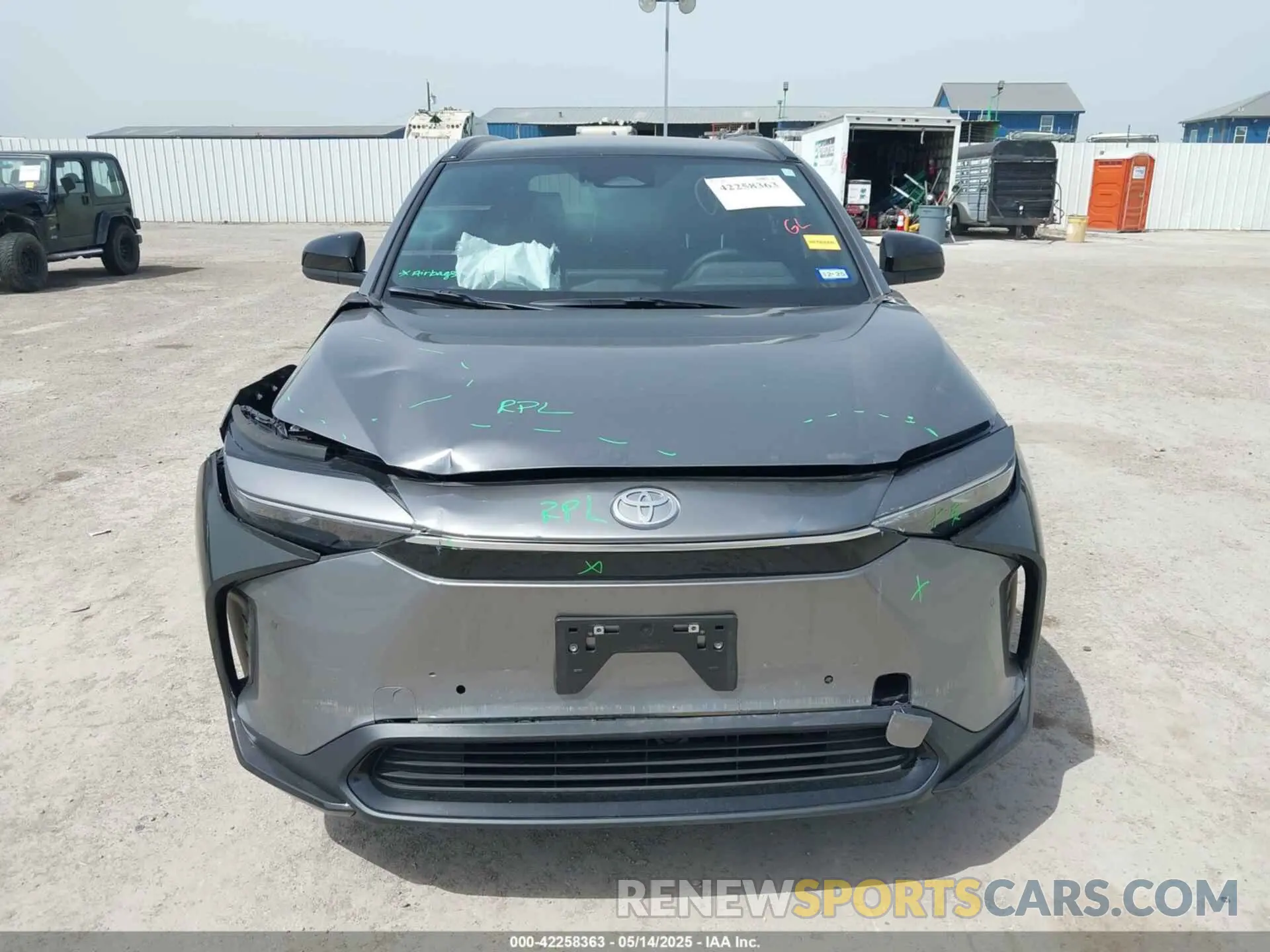 12 fotografías del automóvil dañado JTMAAAAA9RA051518 TOYOTA BZ4X 2024