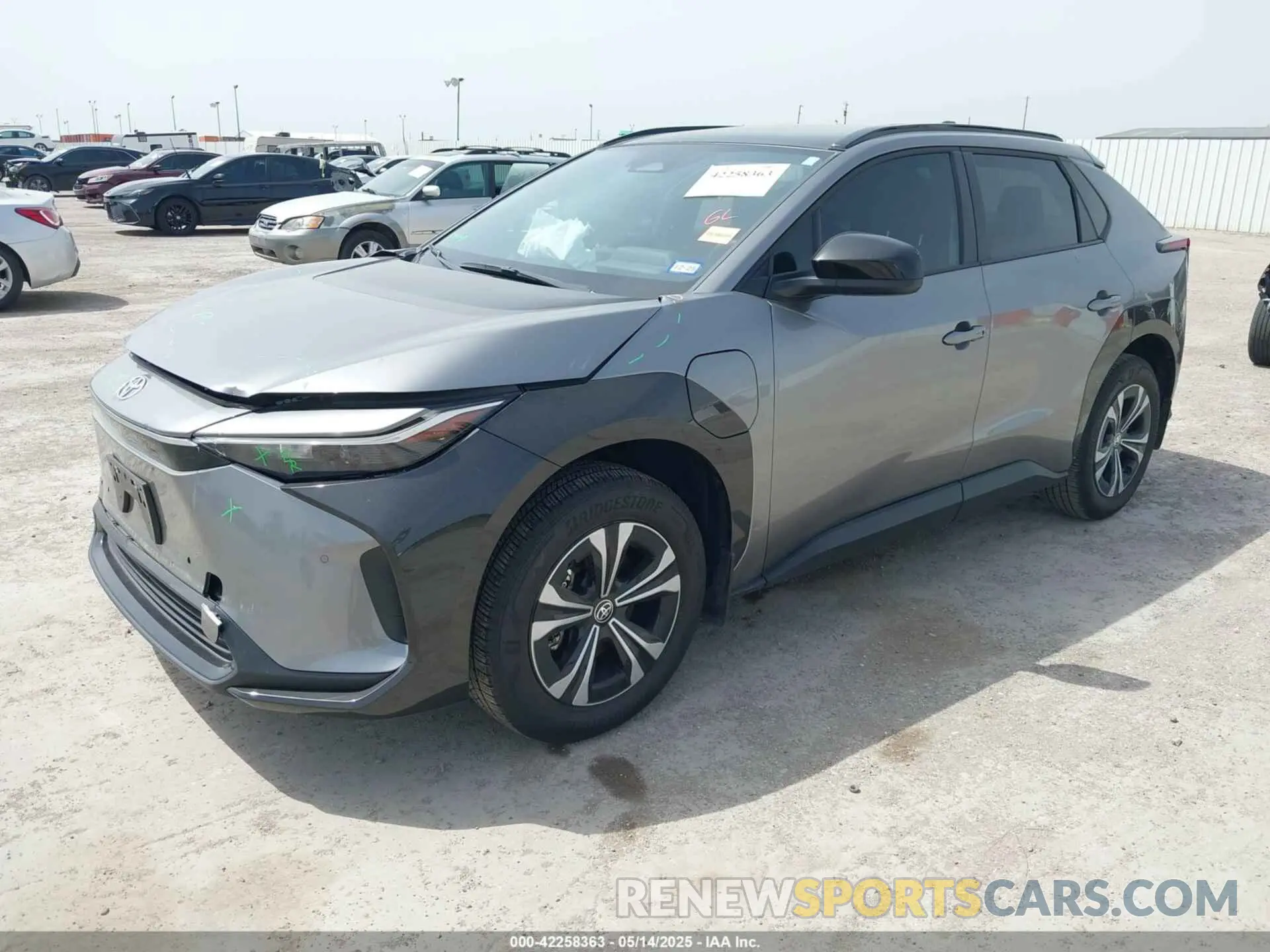 2 fotografías del automóvil dañado JTMAAAAA9RA051518 TOYOTA BZ4X 2024