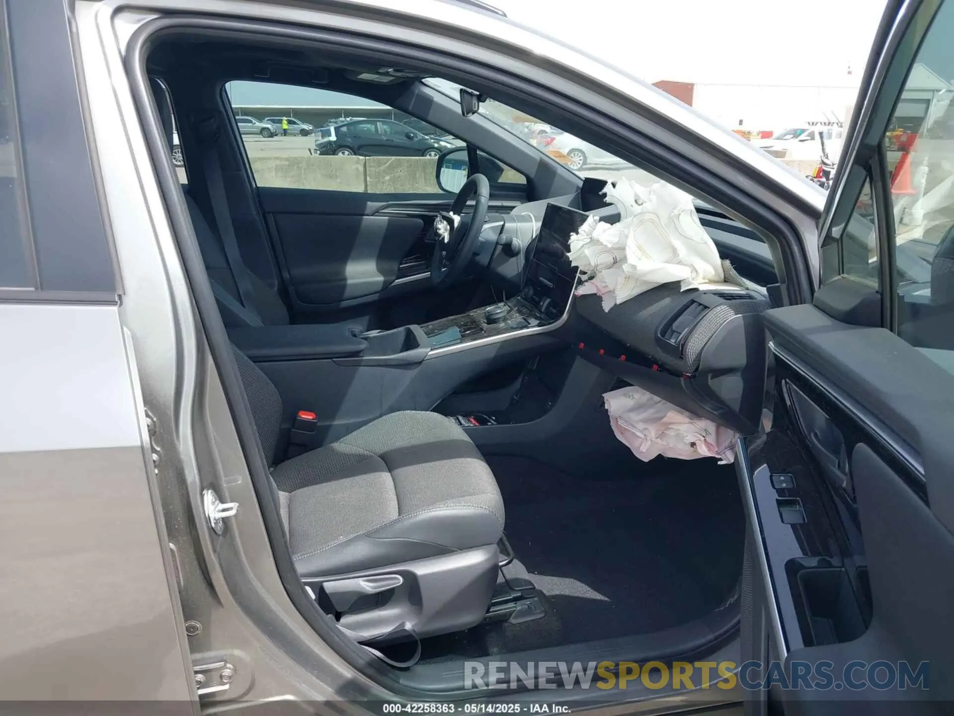 5 fotografías del automóvil dañado JTMAAAAA9RA051518 TOYOTA BZ4X 2024