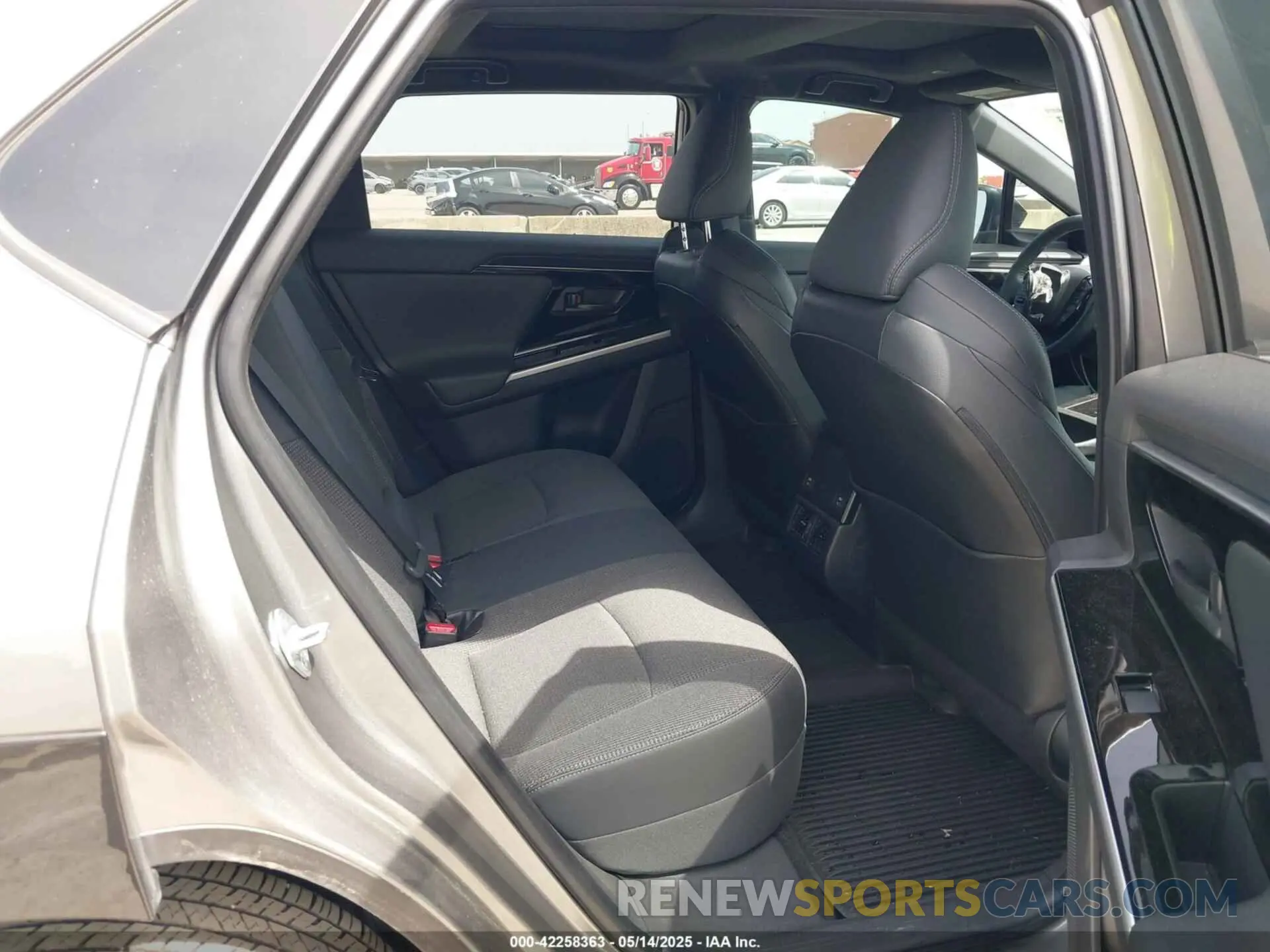 8 fotografías del automóvil dañado JTMAAAAA9RA051518 TOYOTA BZ4X 2024