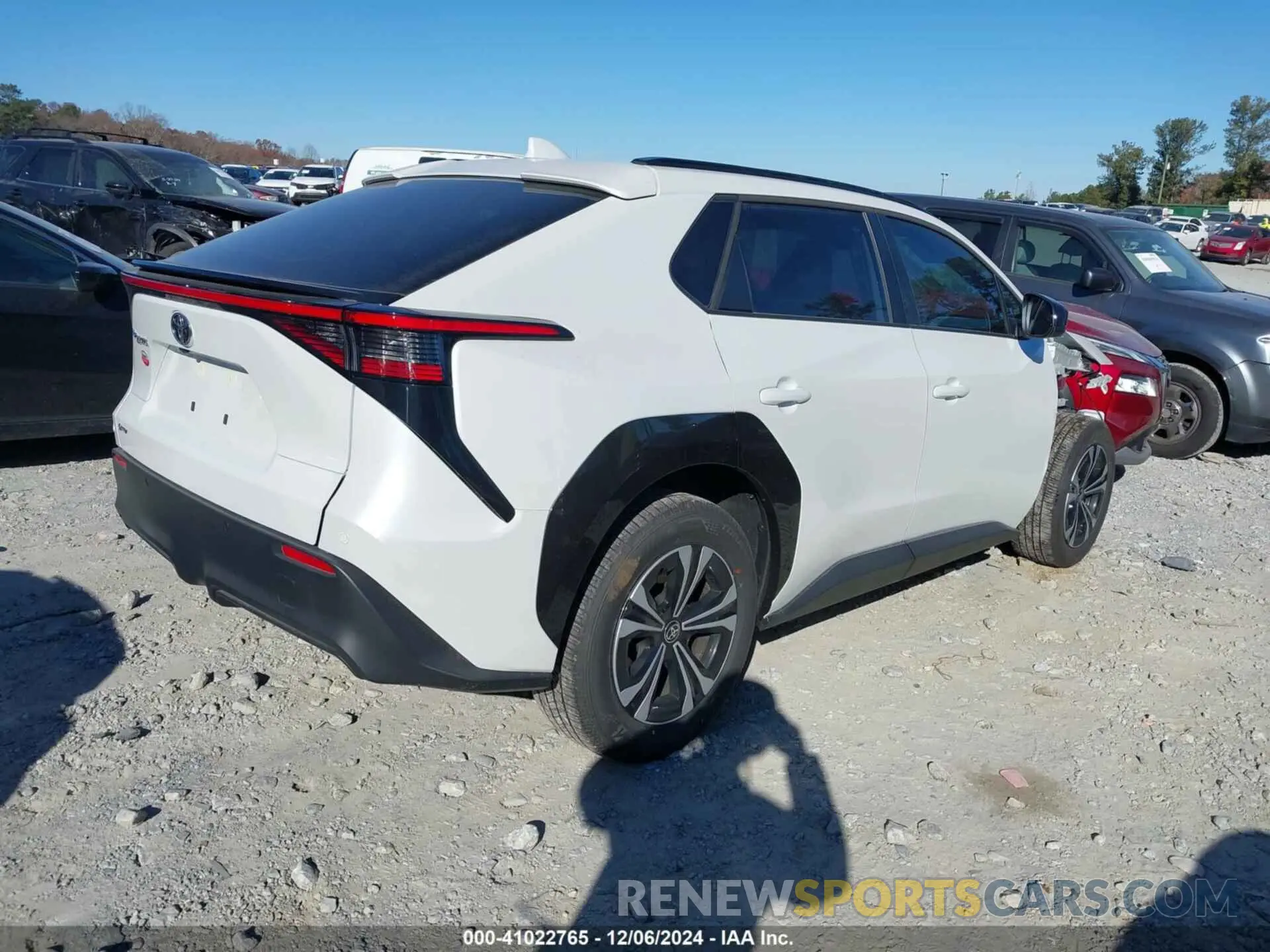 4 fotografías del automóvil dañado JTMAAAAAXRA041385 TOYOTA BZ4X 2024