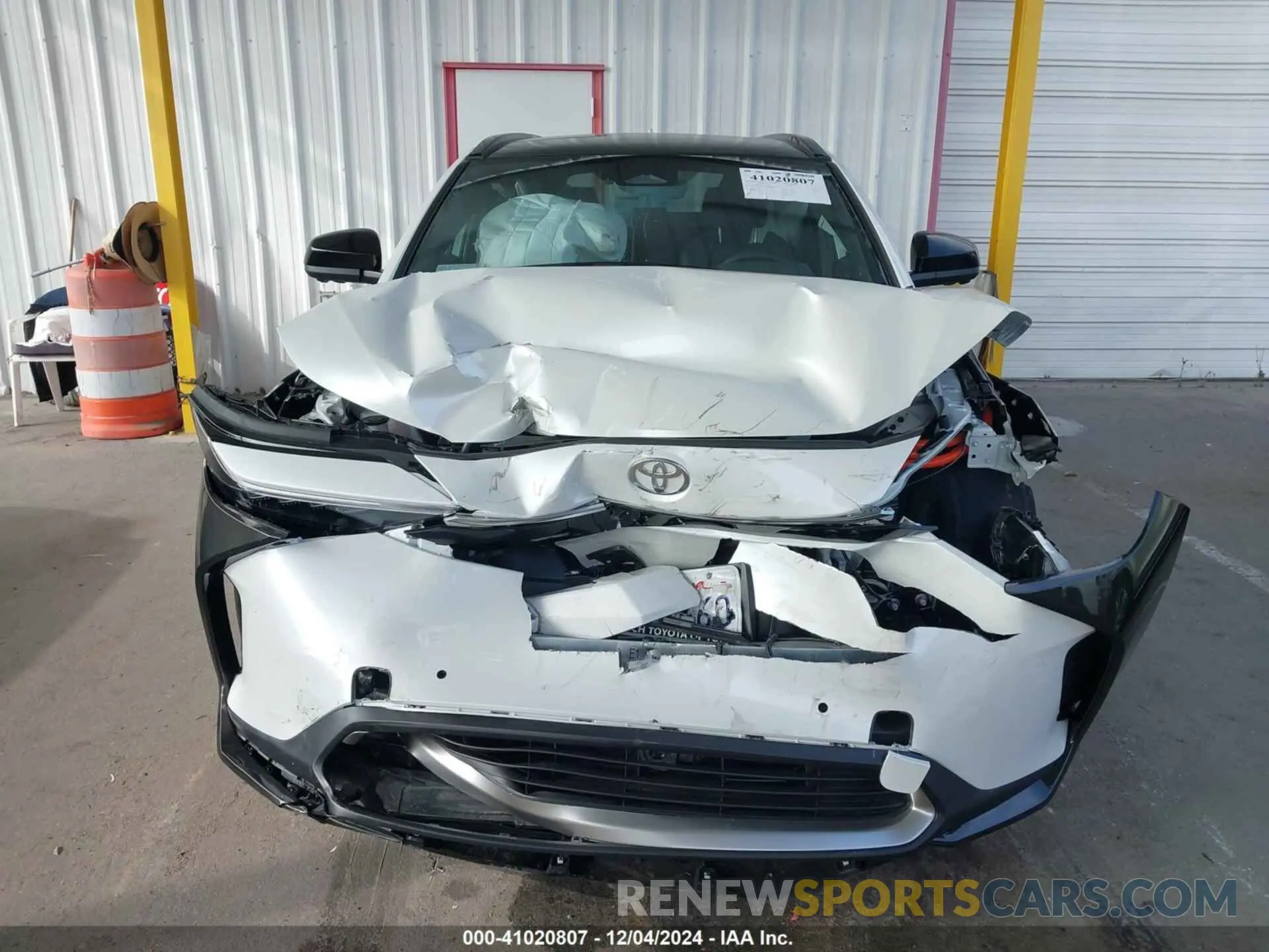 12 fotografías del automóvil dañado JTMABACA0RA065530 TOYOTA BZ4X 2024