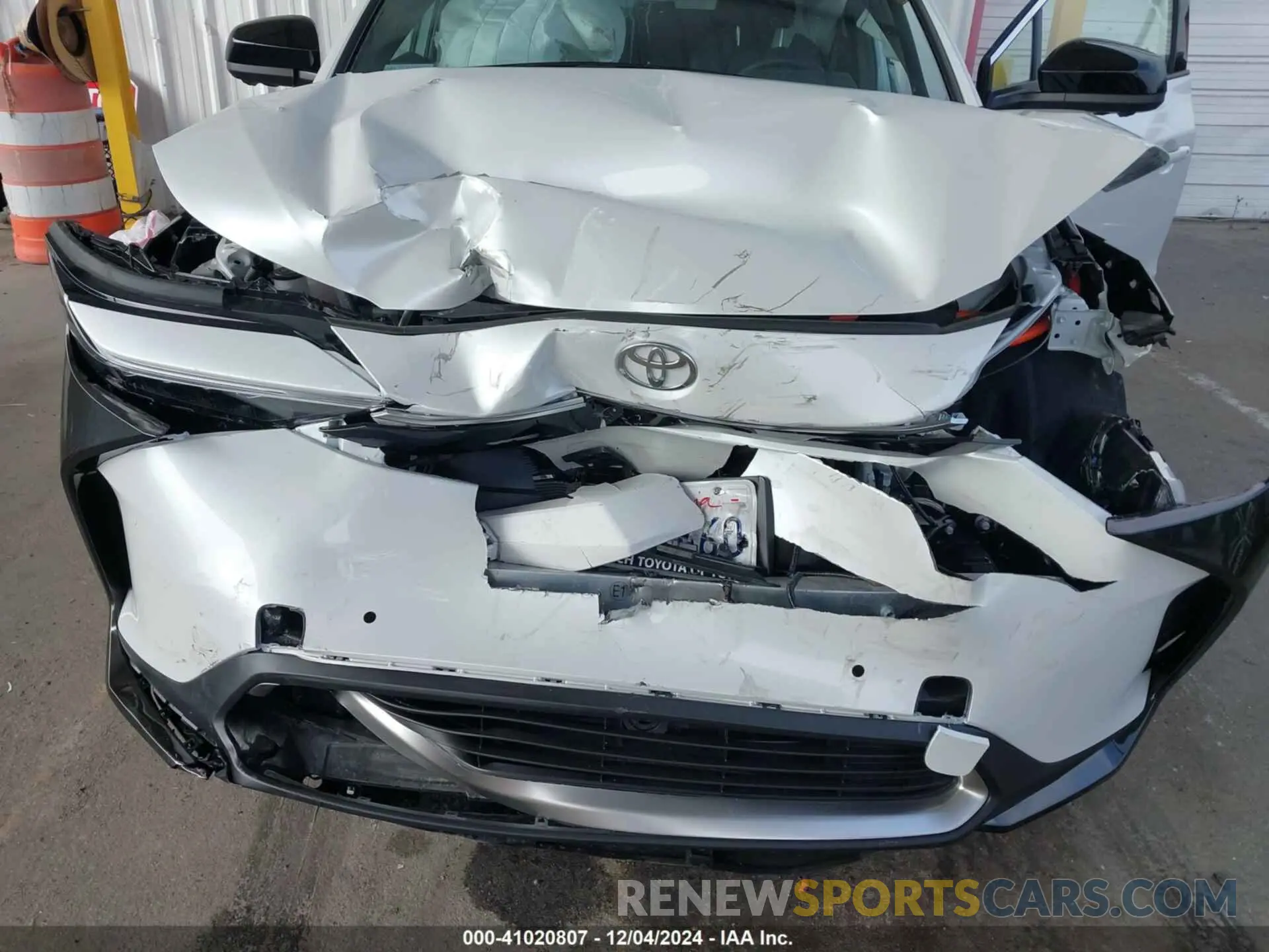 6 fotografías del automóvil dañado JTMABACA0RA065530 TOYOTA BZ4X 2024
