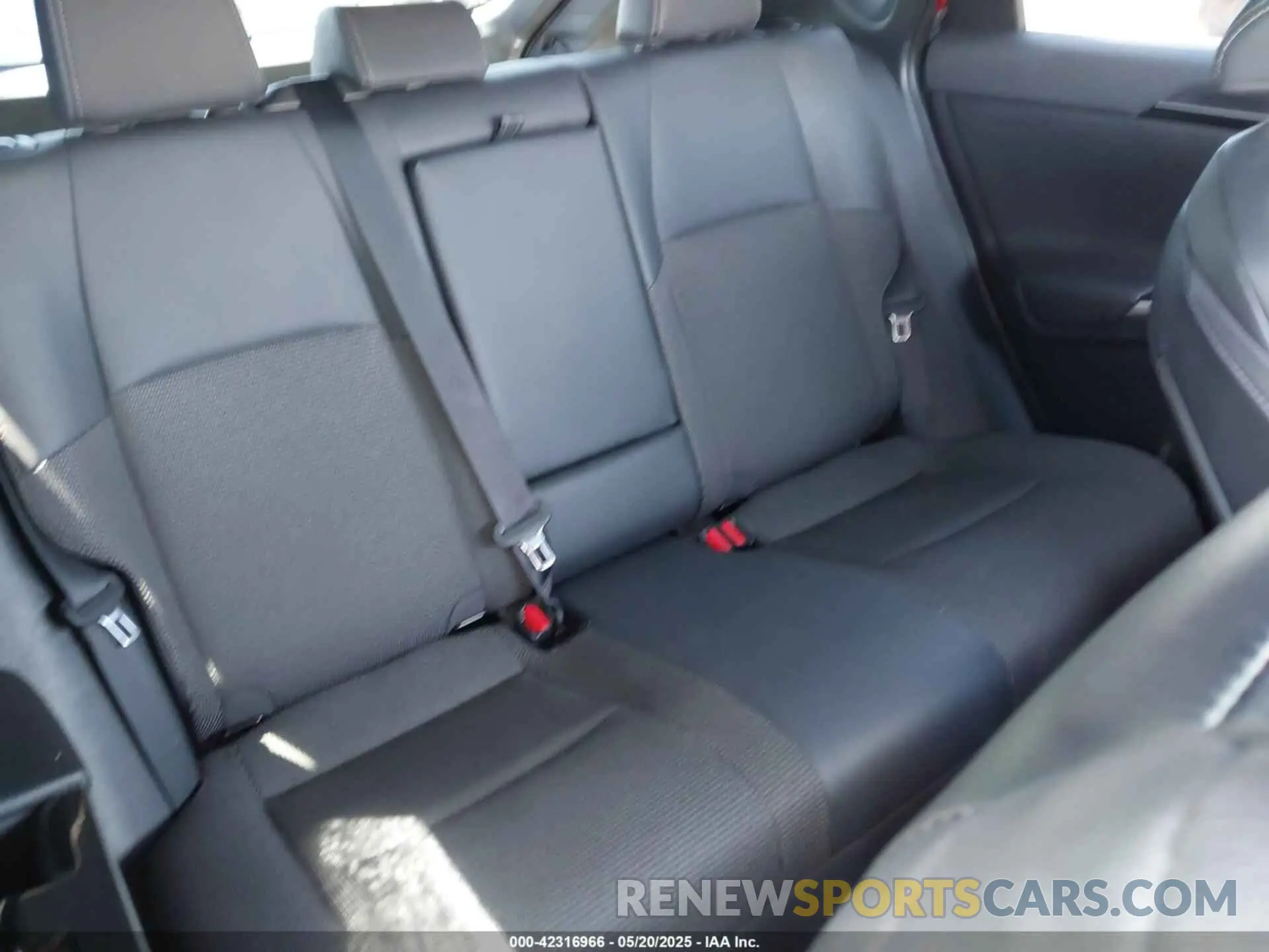 8 fotografías del automóvil dañado JTMABACA0RA080562 TOYOTA BZ4X 2024