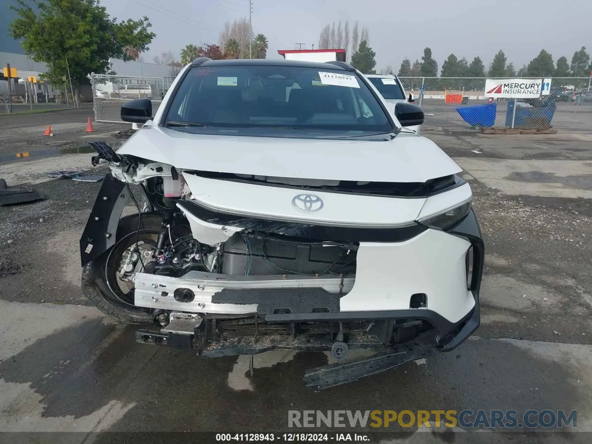 12 fotografías del automóvil dañado JTMABACA2RA053511 TOYOTA BZ4X 2024