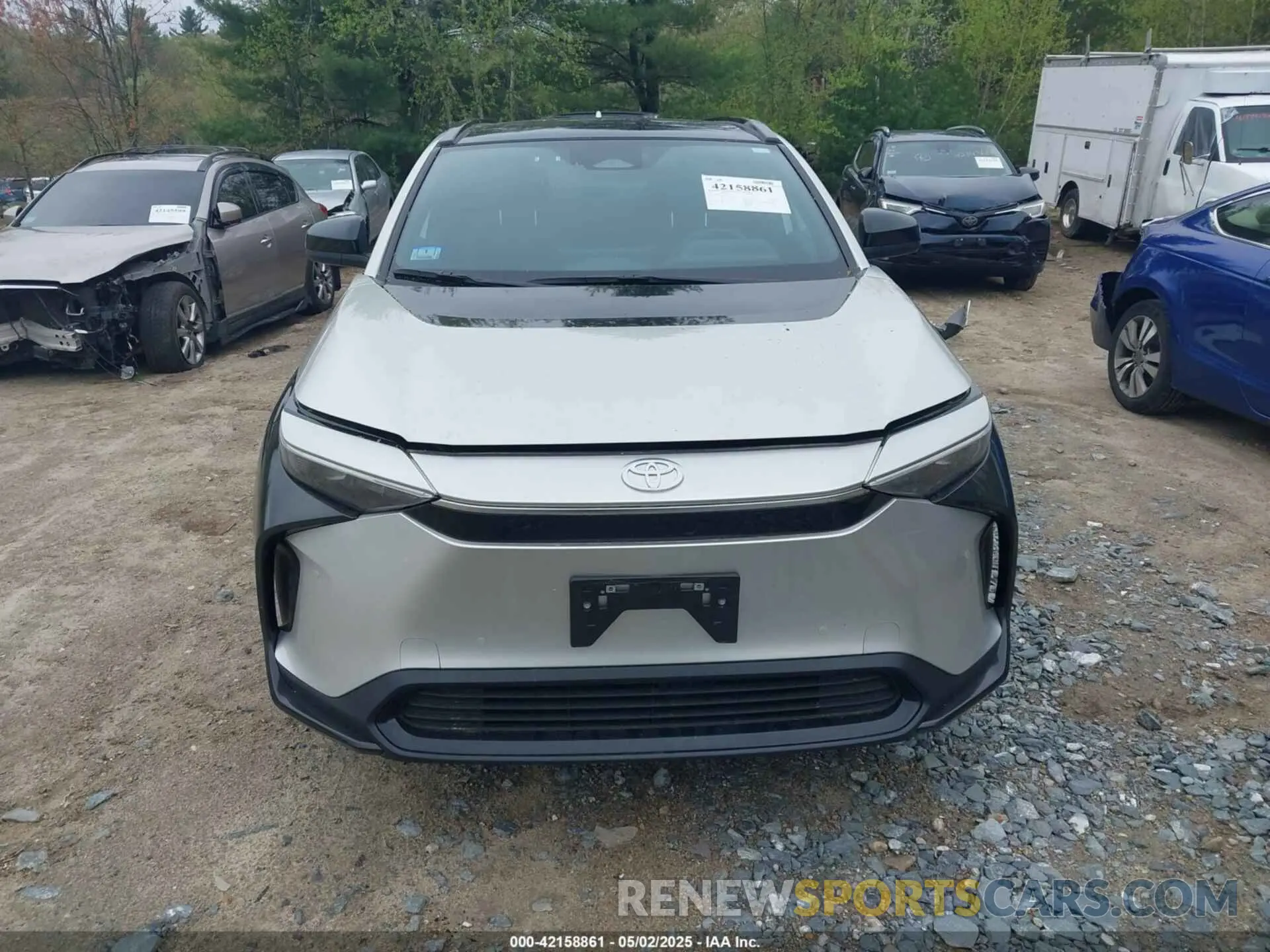 13 fotografías del automóvil dañado JTMABACA2RA070129 TOYOTA BZ4X 2024