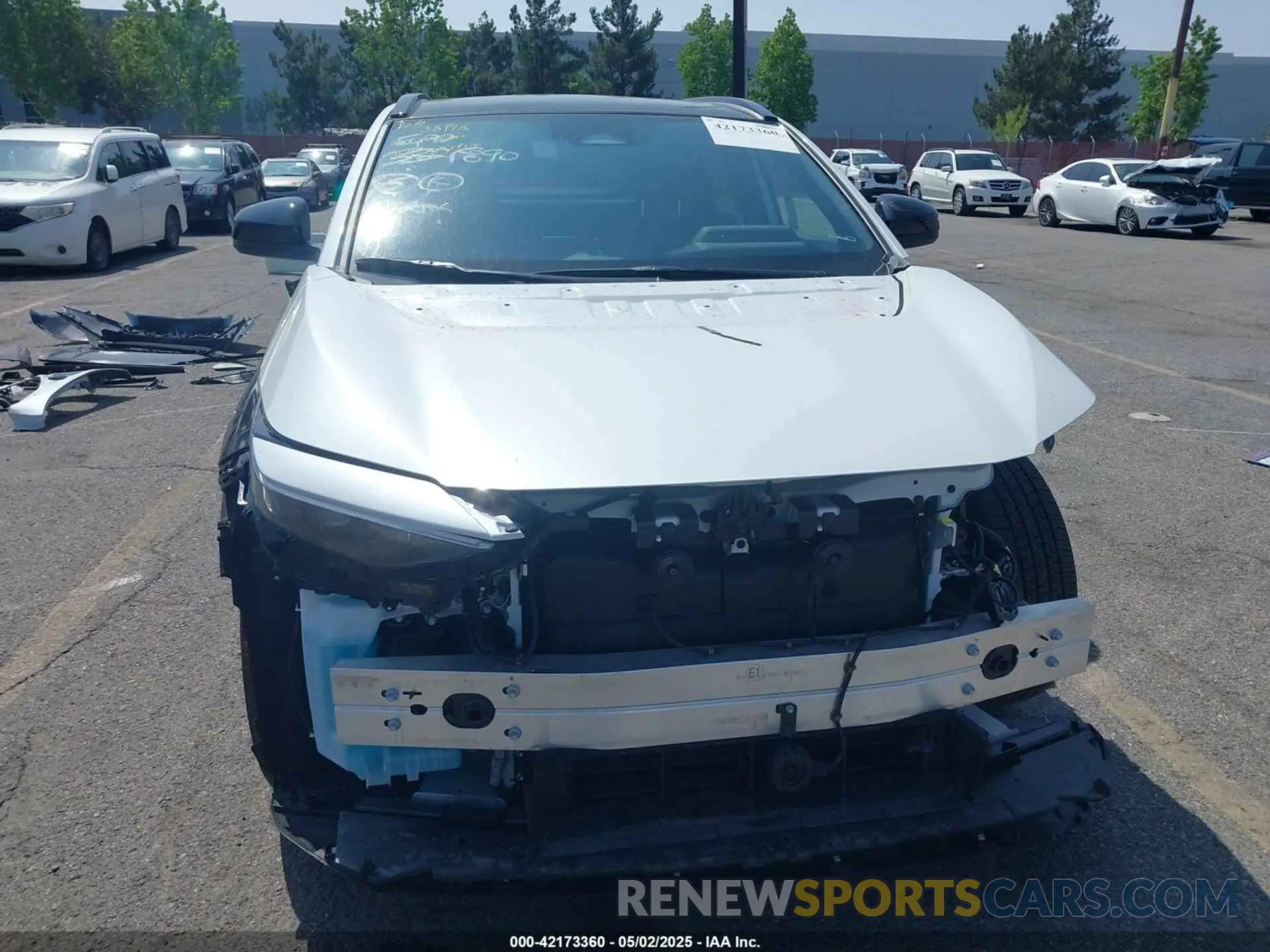 13 fotografías del automóvil dañado JTMABACA2RA085343 TOYOTA BZ4X 2024