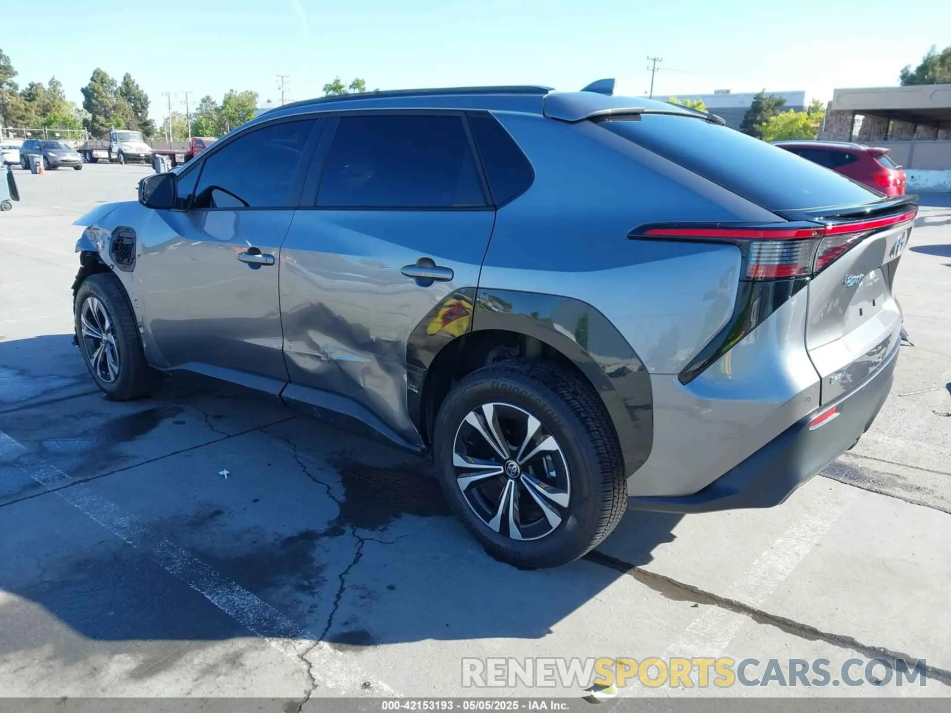 3 fotografías del automóvil dañado JTMABACA3RA076716 TOYOTA BZ4X 2024