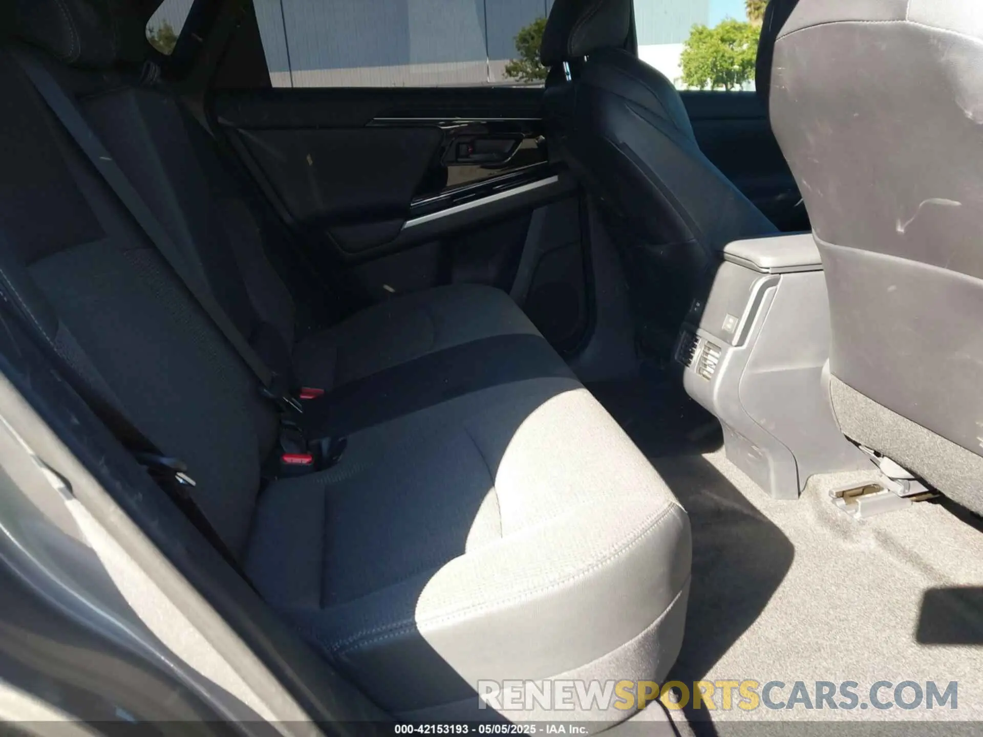 8 fotografías del automóvil dañado JTMABACA3RA076716 TOYOTA BZ4X 2024