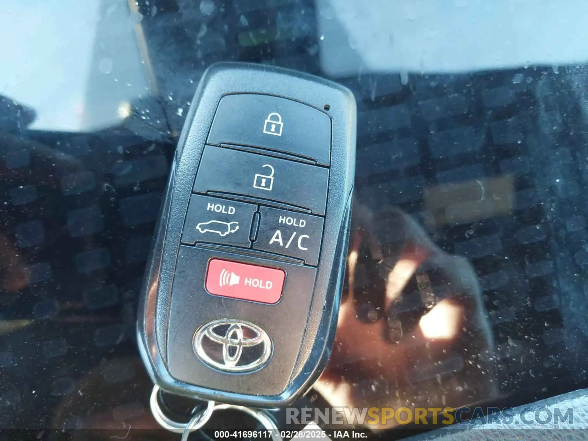 11 fotografías del automóvil dañado JTMABACA5RA063871 TOYOTA BZ4X 2024