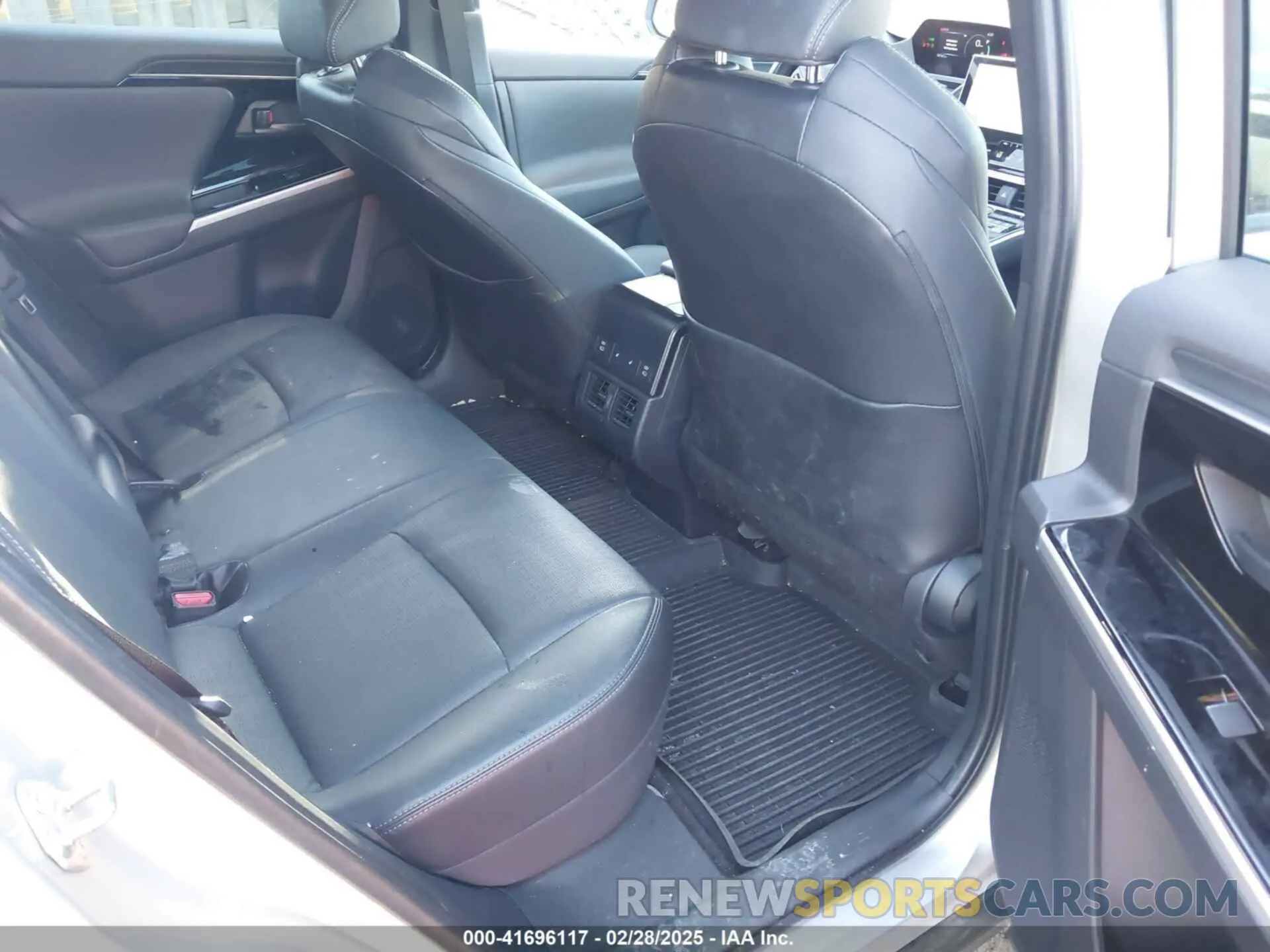 8 fotografías del automóvil dañado JTMABACA5RA063871 TOYOTA BZ4X 2024