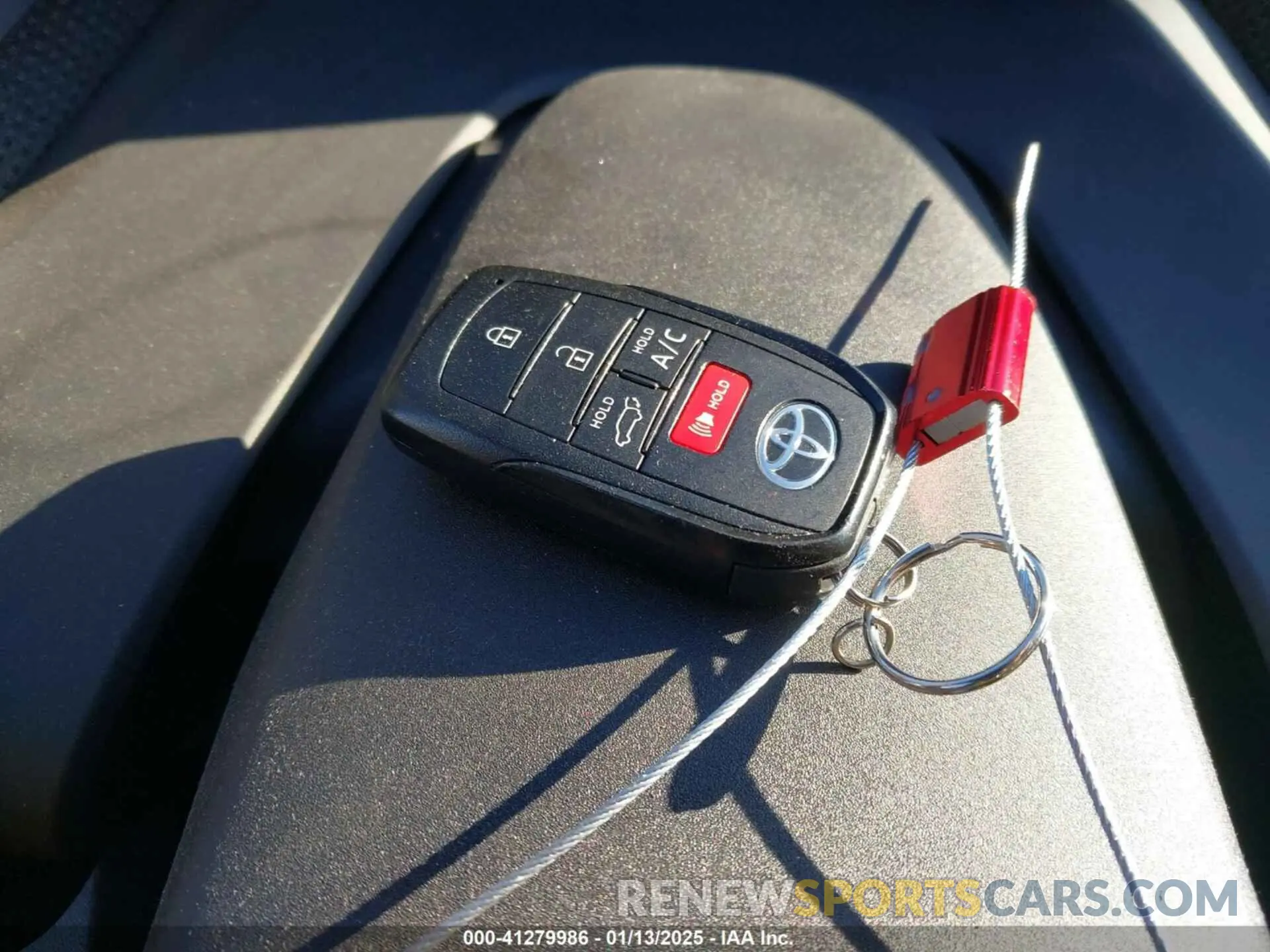 11 fotografías del automóvil dañado JTMABACA5RA074188 TOYOTA BZ4X 2024