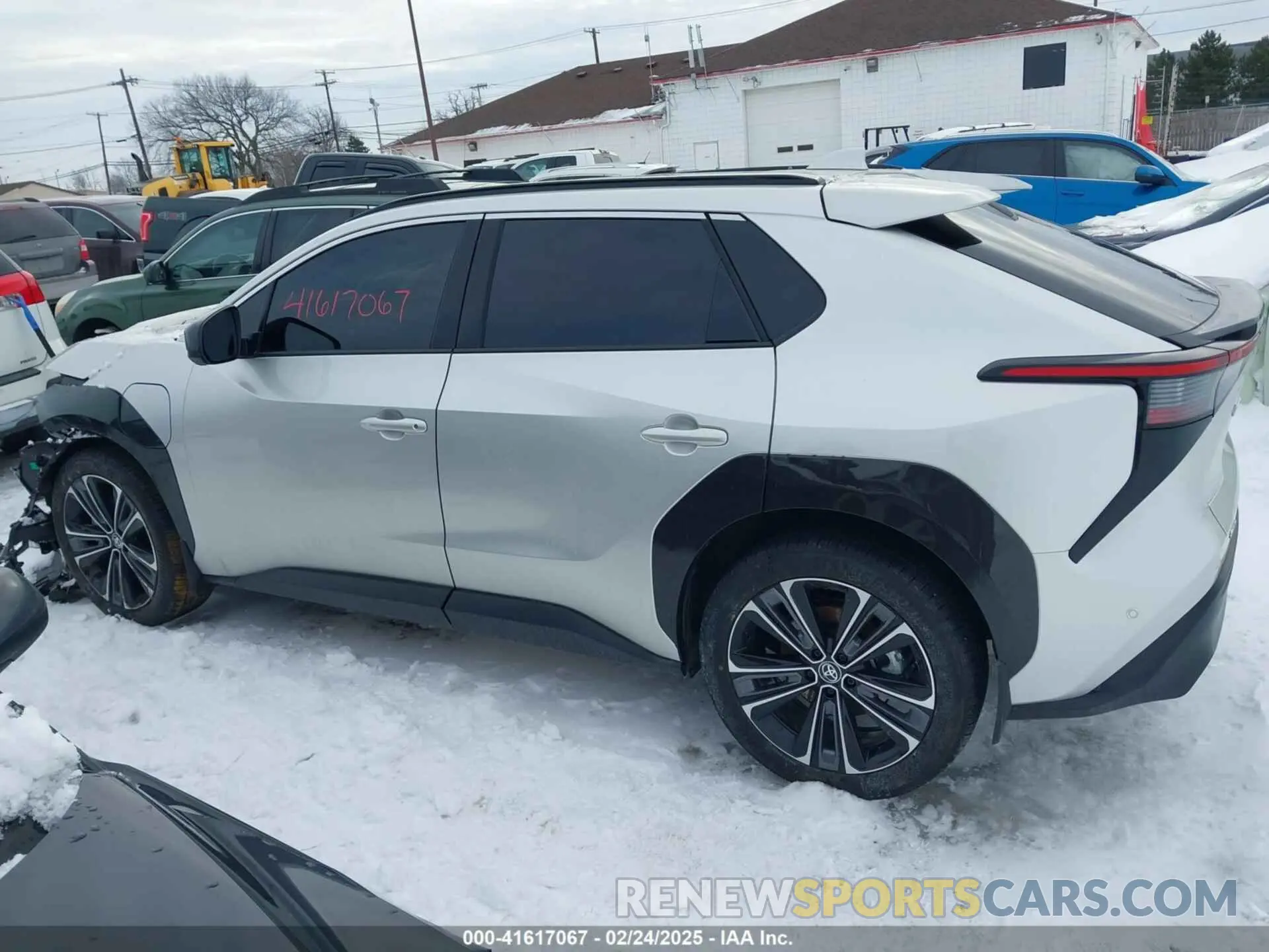 13 fotografías del automóvil dañado JTMABACA5RA077723 TOYOTA BZ4X 2024
