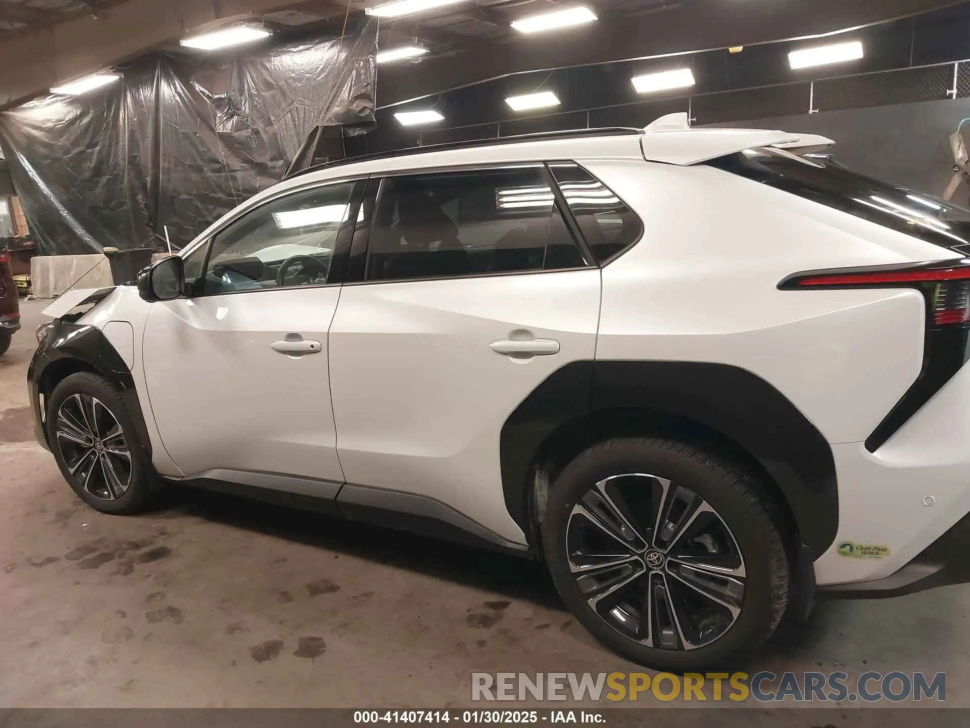 15 fotografías del automóvil dañado JTMABACA6RA057237 TOYOTA BZ4X 2024