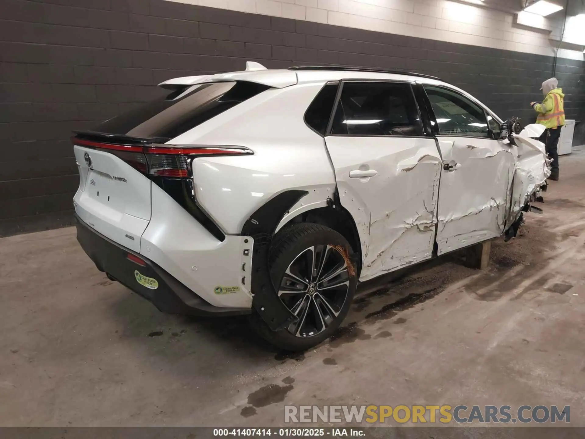 4 fotografías del automóvil dañado JTMABACA6RA057237 TOYOTA BZ4X 2024
