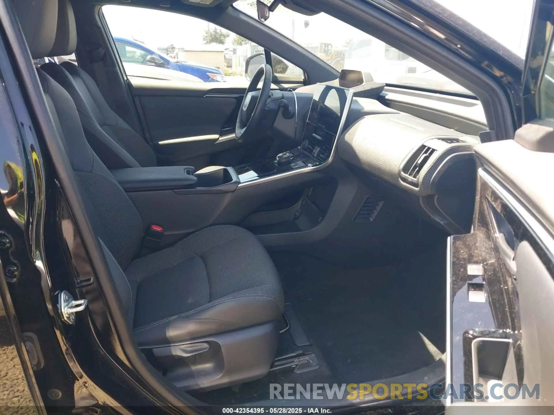 5 fotografías del automóvil dañado JTMABACA6RA066066 TOYOTA BZ4X 2024