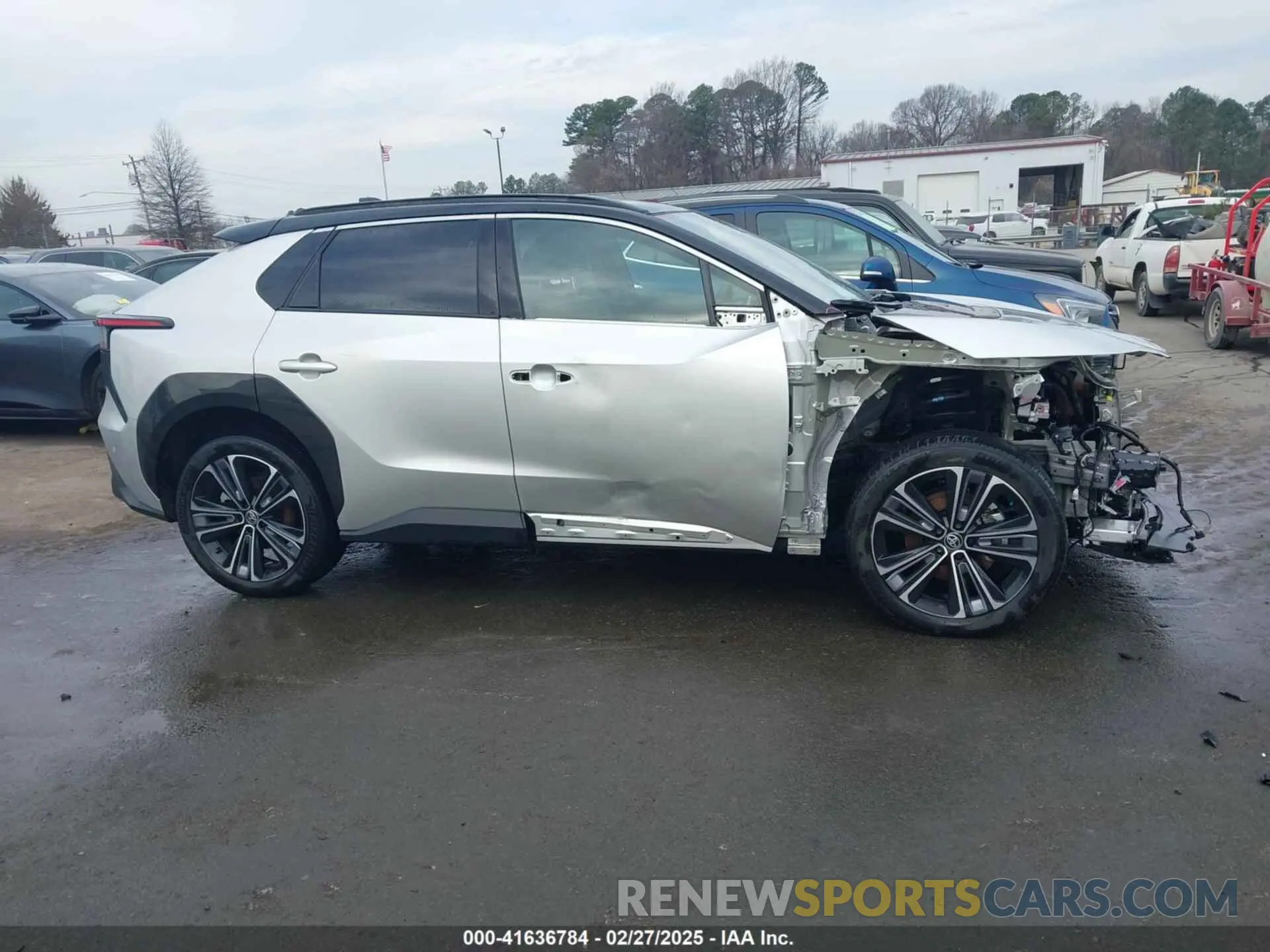 13 fotografías del automóvil dañado JTMABACA8RA052508 TOYOTA BZ4X 2024
