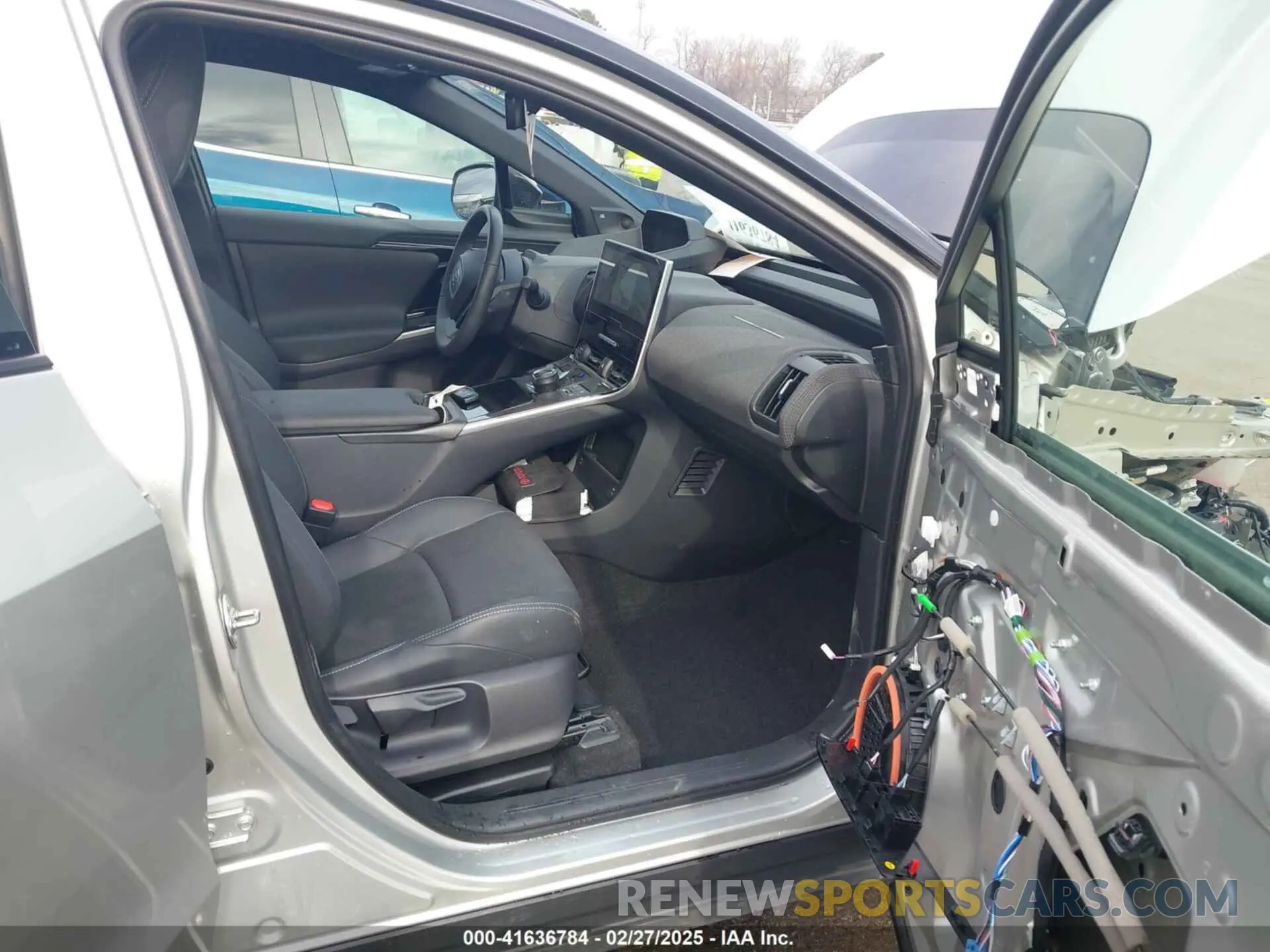 5 fotografías del automóvil dañado JTMABACA8RA052508 TOYOTA BZ4X 2024