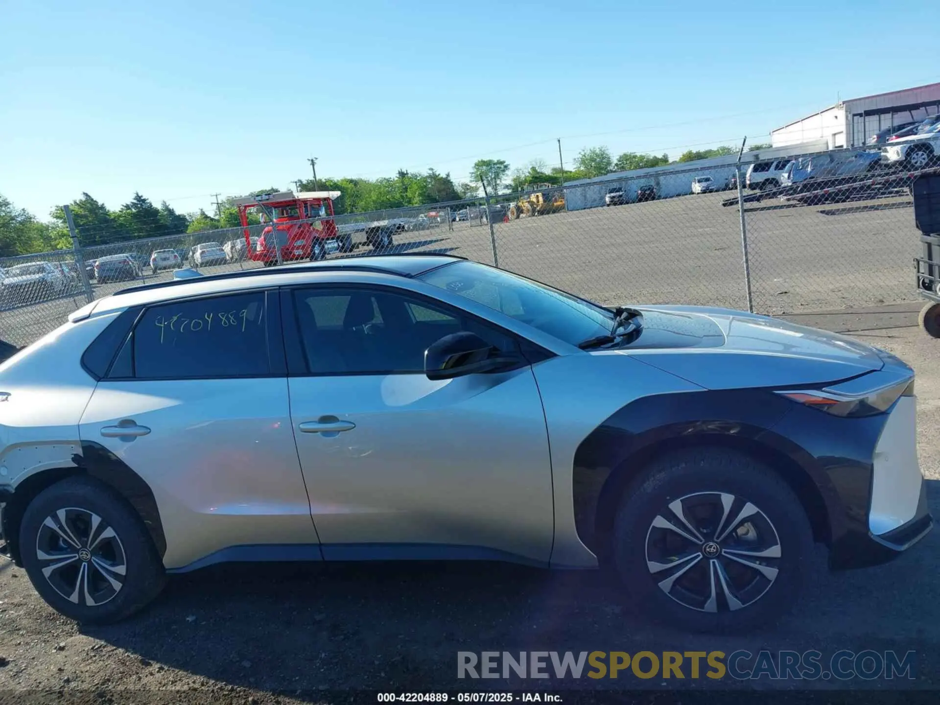 14 fotografías del automóvil dañado JTMABACA9RA055918 TOYOTA BZ4X 2024