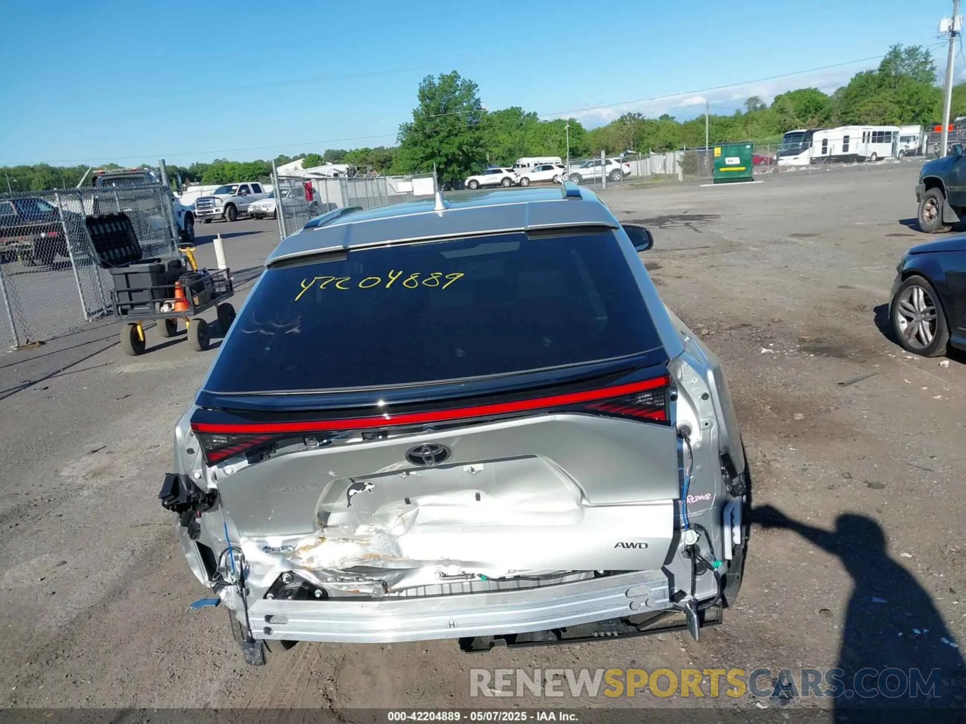 17 fotografías del automóvil dañado JTMABACA9RA055918 TOYOTA BZ4X 2024