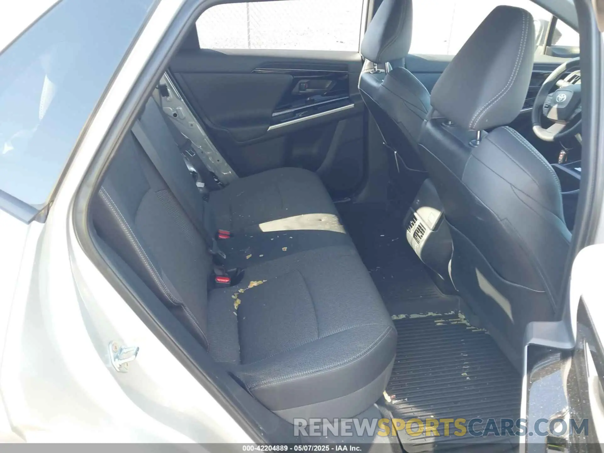 8 fotografías del automóvil dañado JTMABACA9RA055918 TOYOTA BZ4X 2024