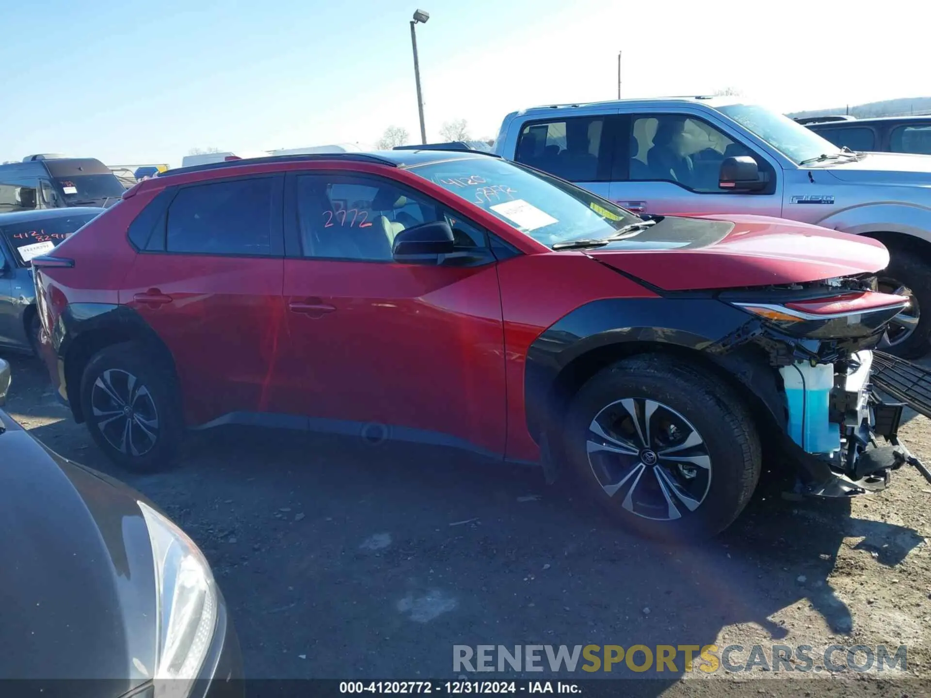 13 fotografías del automóvil dañado JTMABACA9RA070628 TOYOTA BZ4X 2024