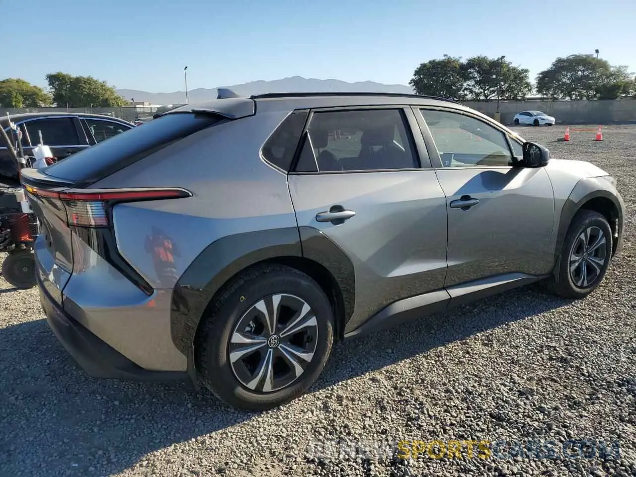 3 fotografías del automóvil dañado JTMAAAAA6PA015623 TOYOTA BZ4X XLE 2023