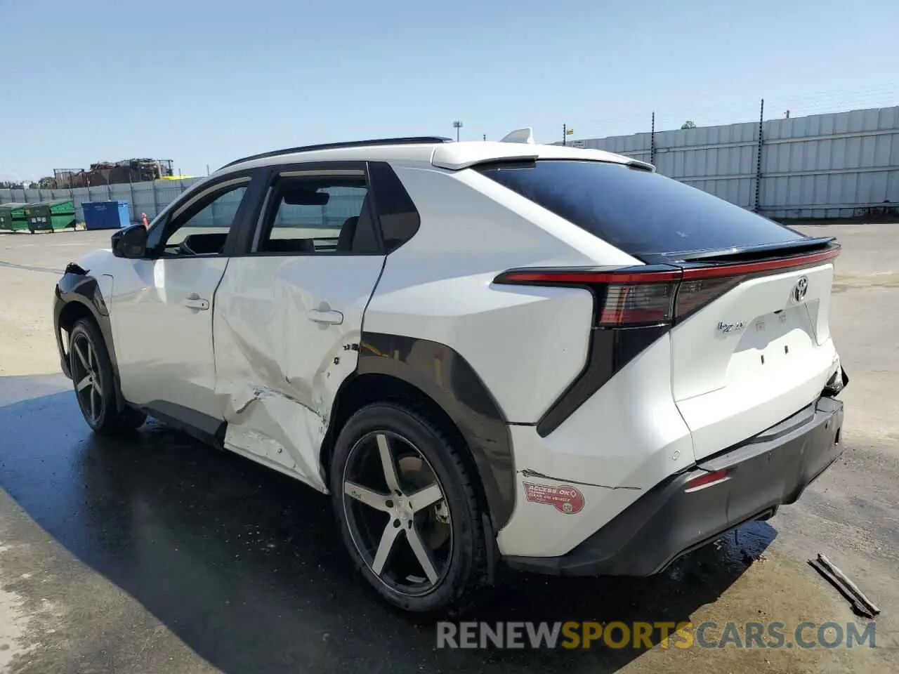 2 fotografías del automóvil dañado JTMAAAAA6PA027254 TOYOTA BZ4X XLE 2023