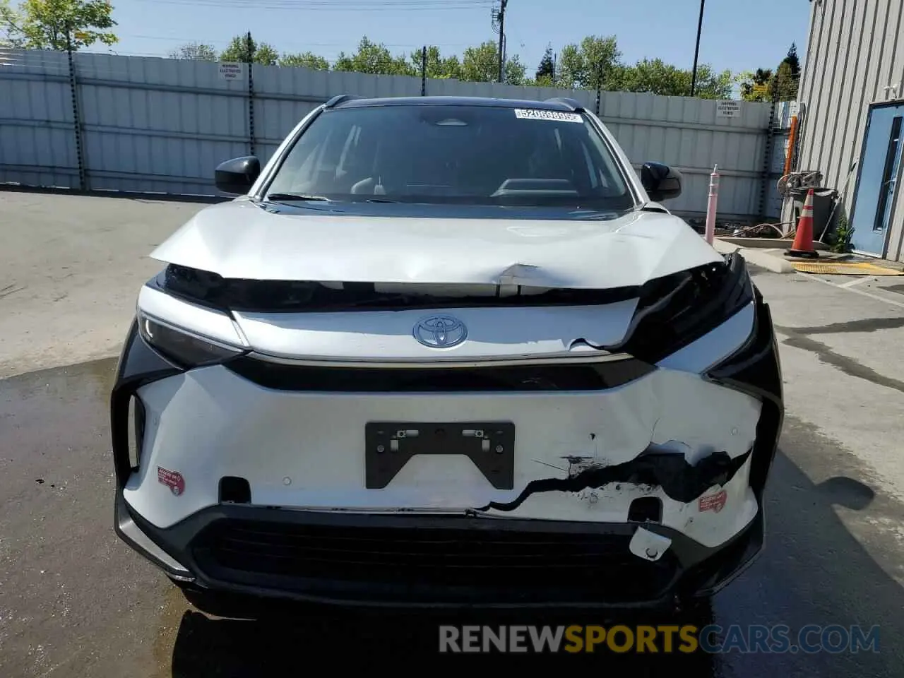 5 fotografías del automóvil dañado JTMAAAAA6PA027254 TOYOTA BZ4X XLE 2023