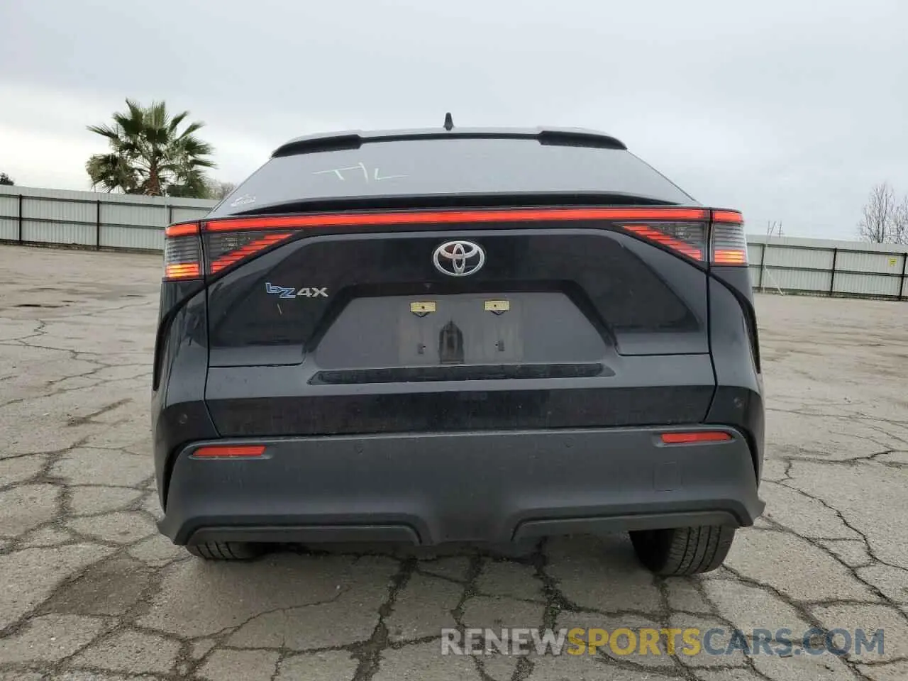 6 fotografías del automóvil dañado JTMAAAAA7PA026565 TOYOTA BZ4X XLE 2023